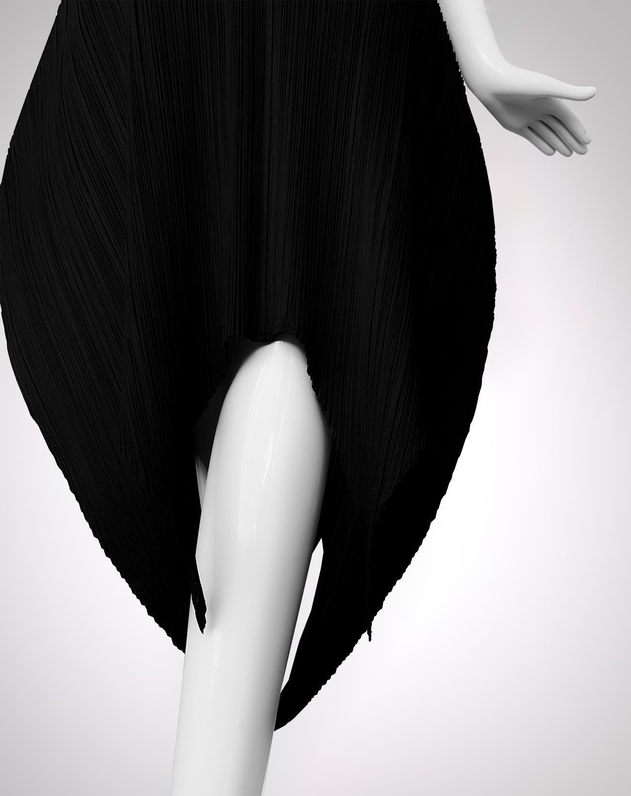 Iconico Raro ISSEY MIYAKE PLEATS Please Scorpio Dress Nero Scultoreo Drammatico in vendita 2