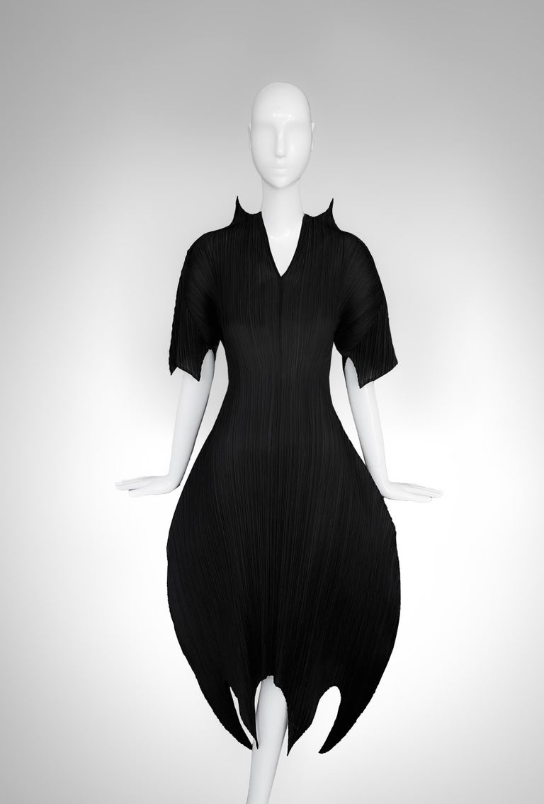 Iconic Rare ISSEY MIYAKE PLEATS PLEASE Scorpio Dress Black Sculptural  Dramatic For Sale at 1stDibs