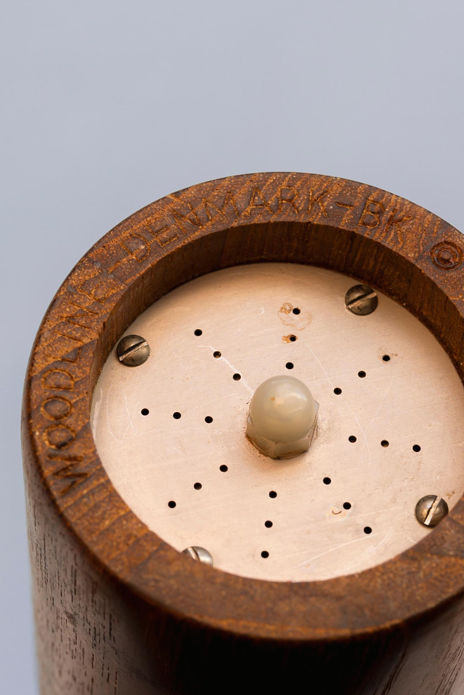 Icónico y raro molinillo de sal y pimienta de Birgith Krogh para Woodline Denmark, años 60 mediados del siglo XX en venta