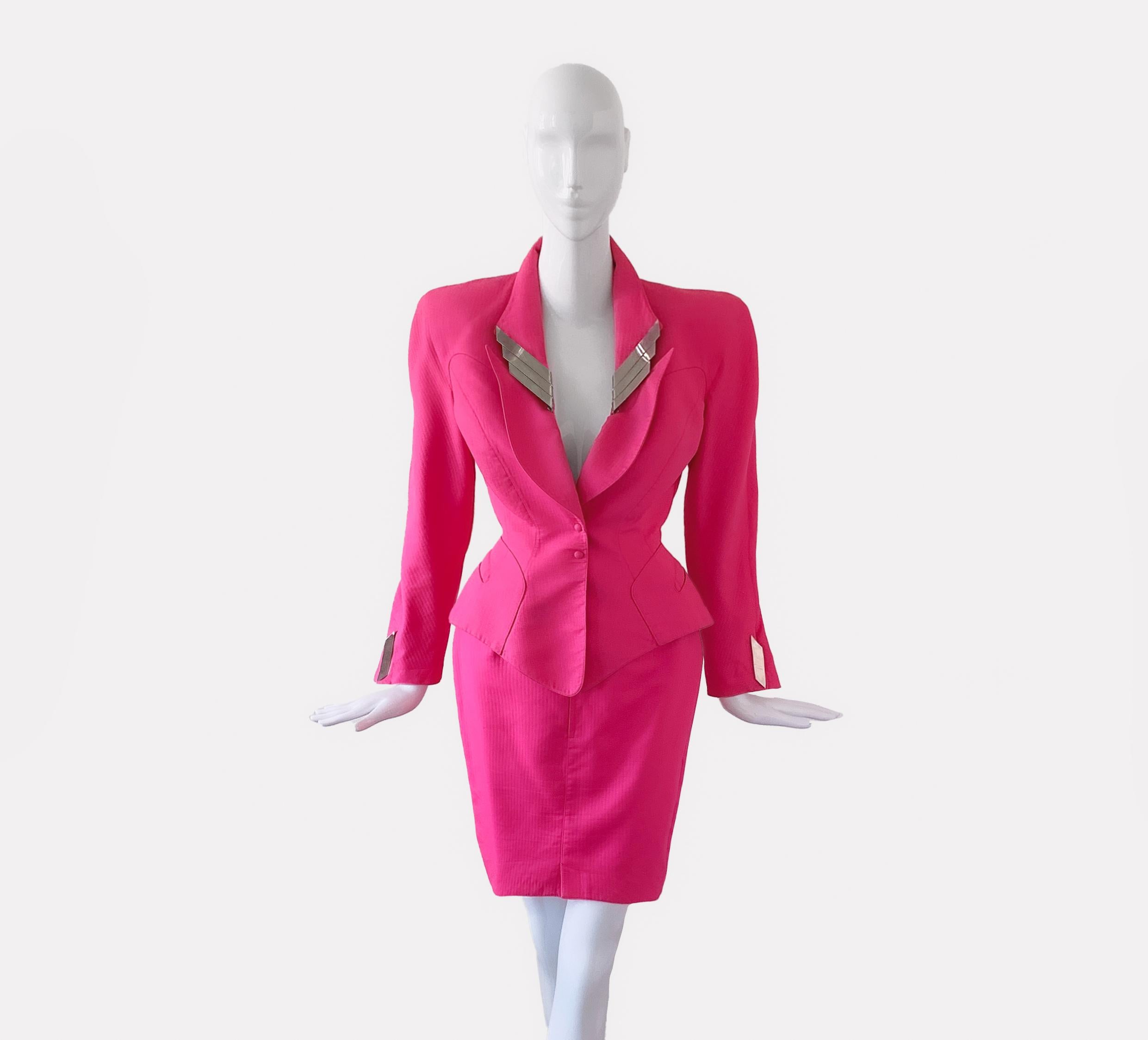 Iconic Rare Thierry Mugler Pink Ensemble Metal Wings In Good Condition For Sale In Berlin, BE