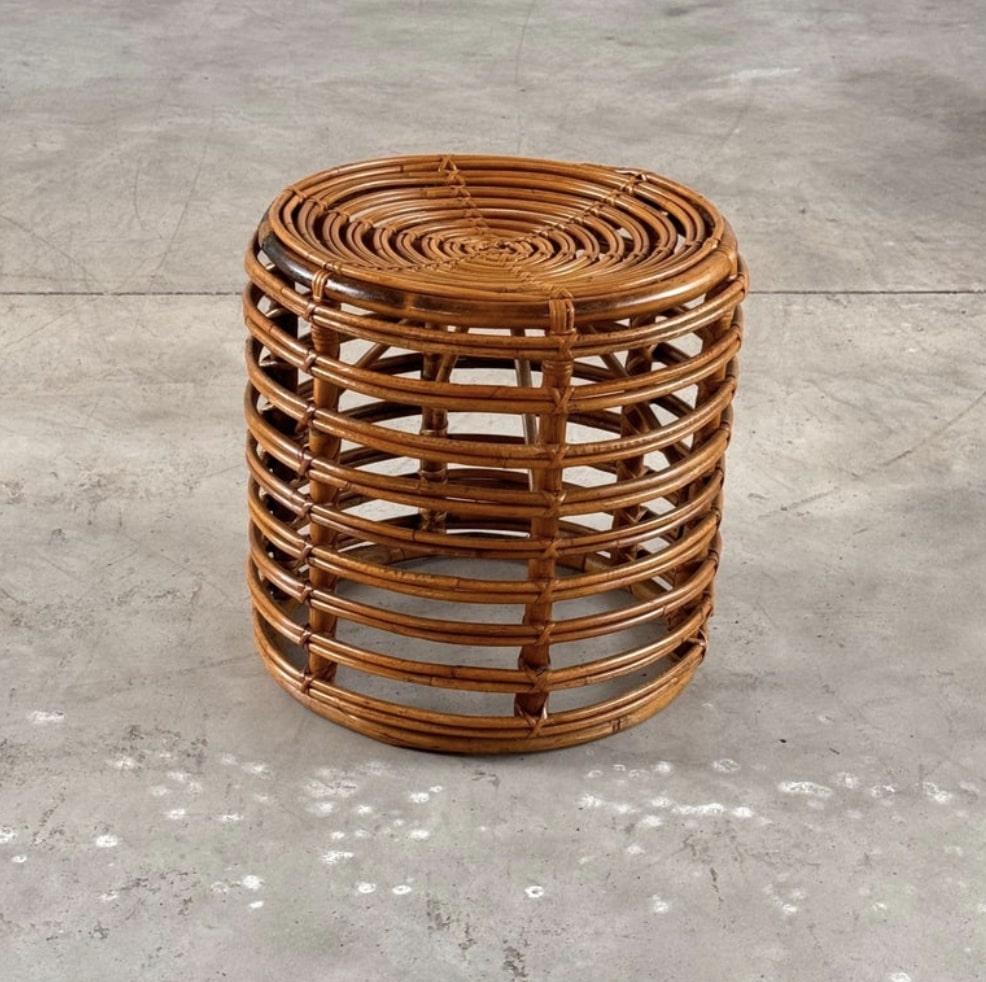 Italiano Sgabello iconico in rattan e bambù di Tito Agnoli, anni '60 in vendita