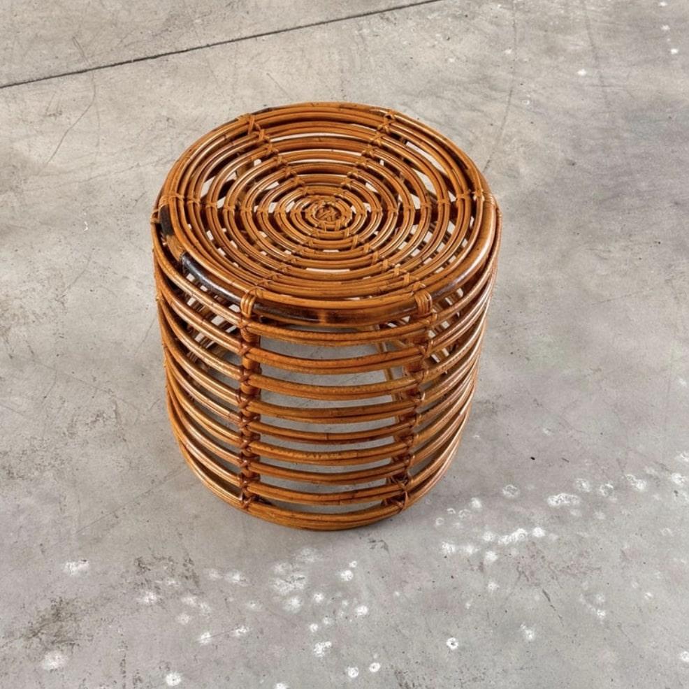 Metà XX secolo Sgabello iconico in rattan e bambù di Tito Agnoli, anni '60 in vendita