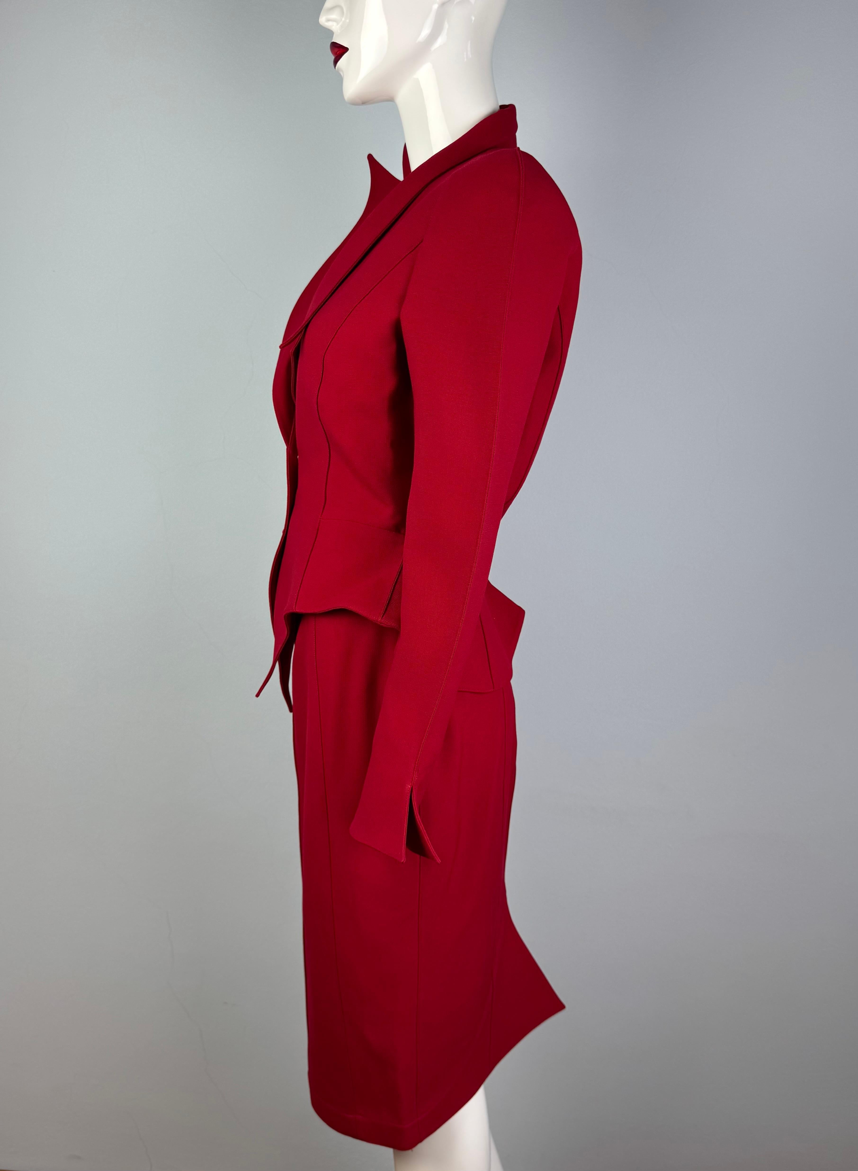 Icone rouge Thierry Mugler Les Infernales FW 1988 Costume de vampire en vente 5