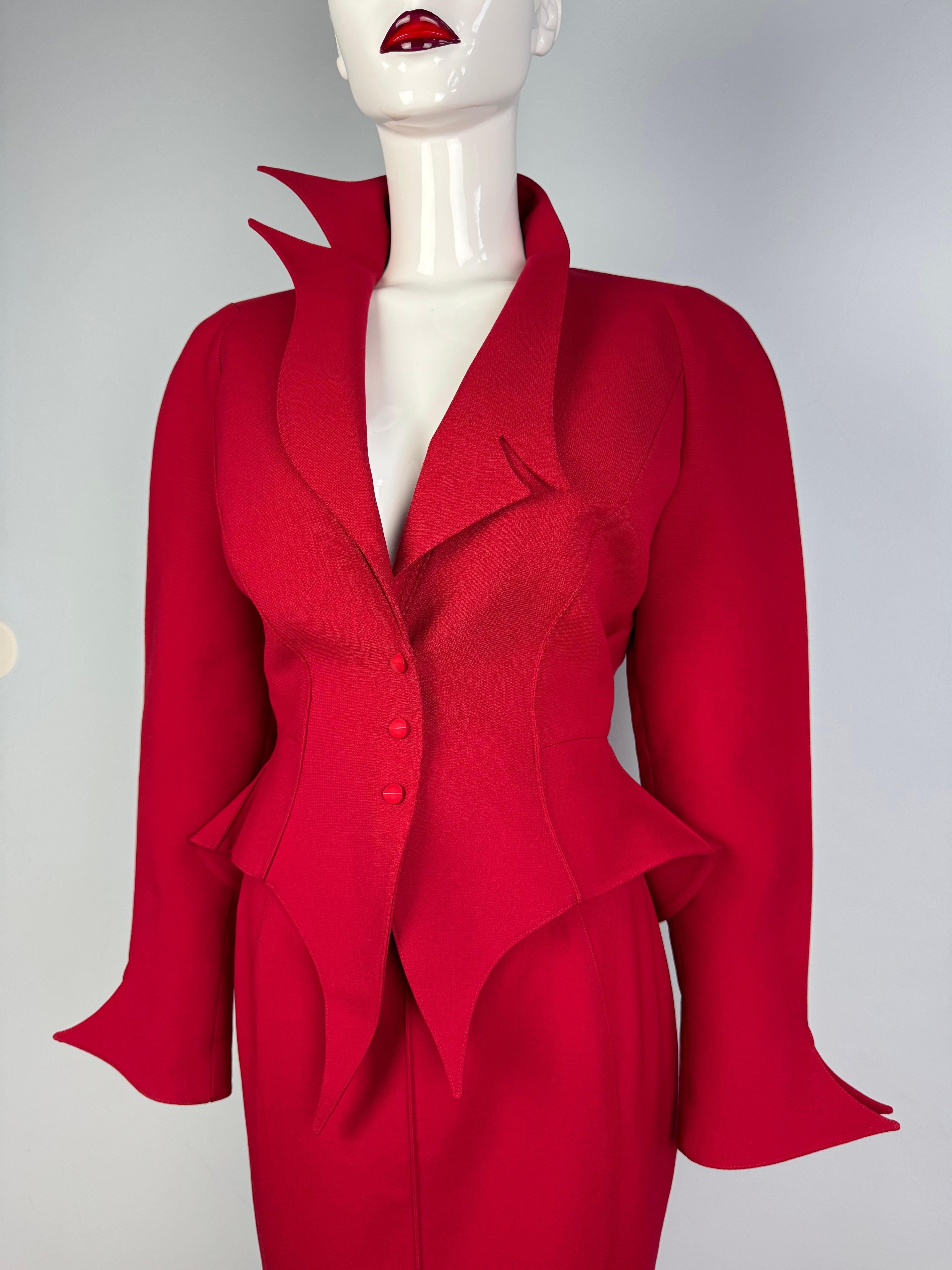 Rouge Icone rouge Thierry Mugler Les Infernales FW 1988 Costume de vampire en vente