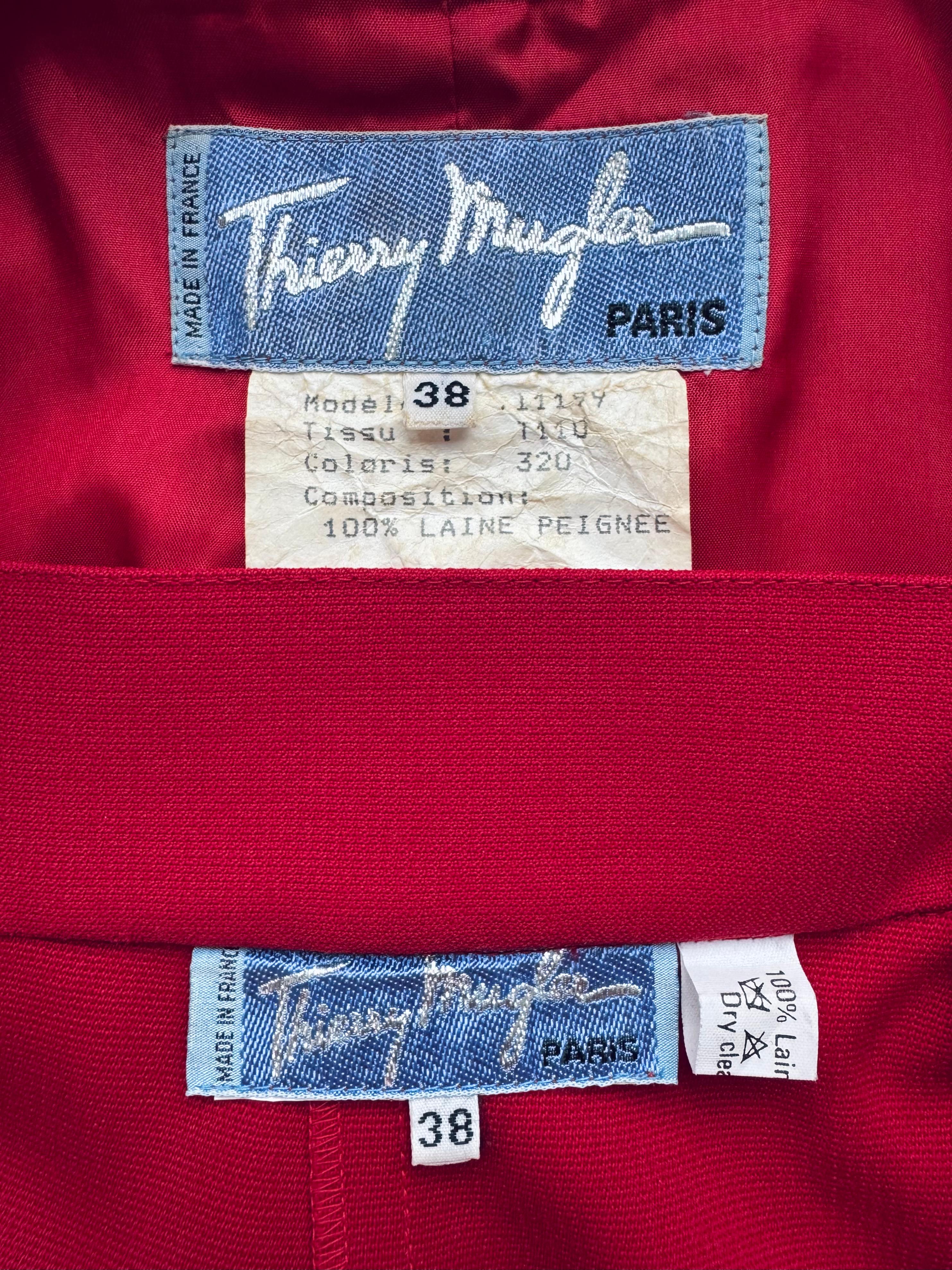 Icone rouge Thierry Mugler Les Infernales FW 1988 Costume de vampire en vente 1