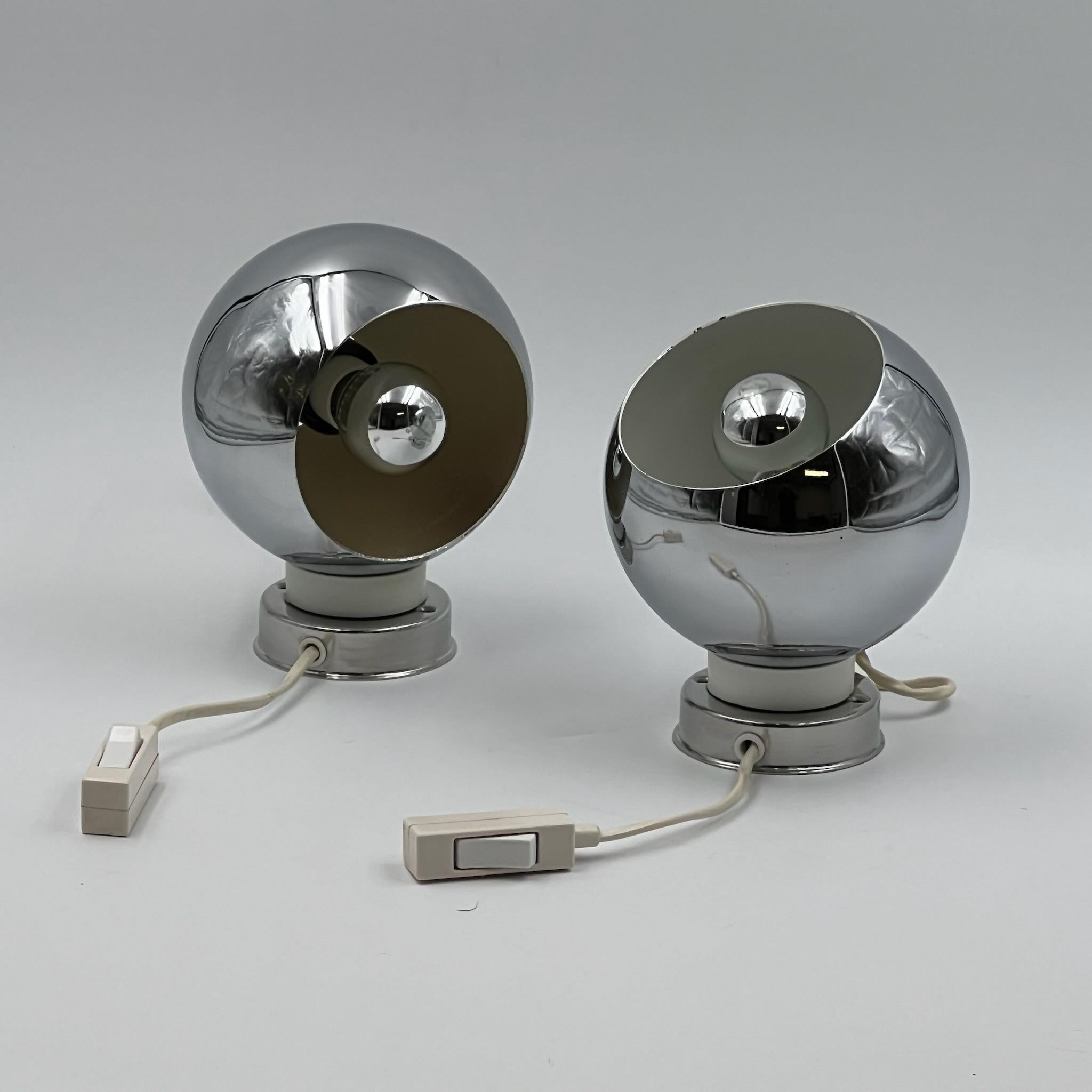Italian Iconic Reggiani 'Eyeball' Lamps 60s - Pair of Vintage Masterpieces - Set of 2 For Sale