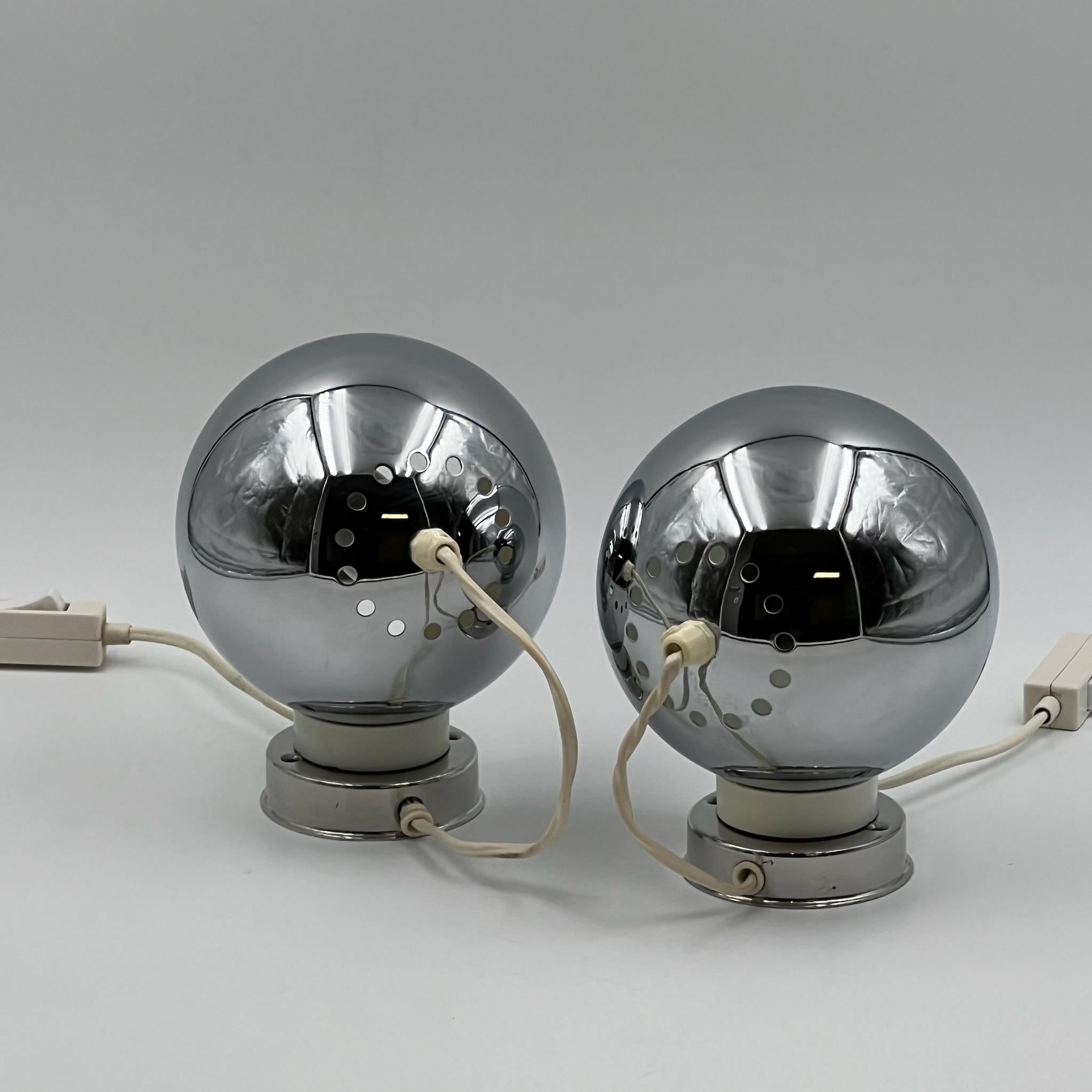 Iconic Reggiani 'Eyeball' Lamps 60s - Pair of Vintage Masterpieces - Set of 2 In Good Condition For Sale In San Benedetto Del Tronto, IT