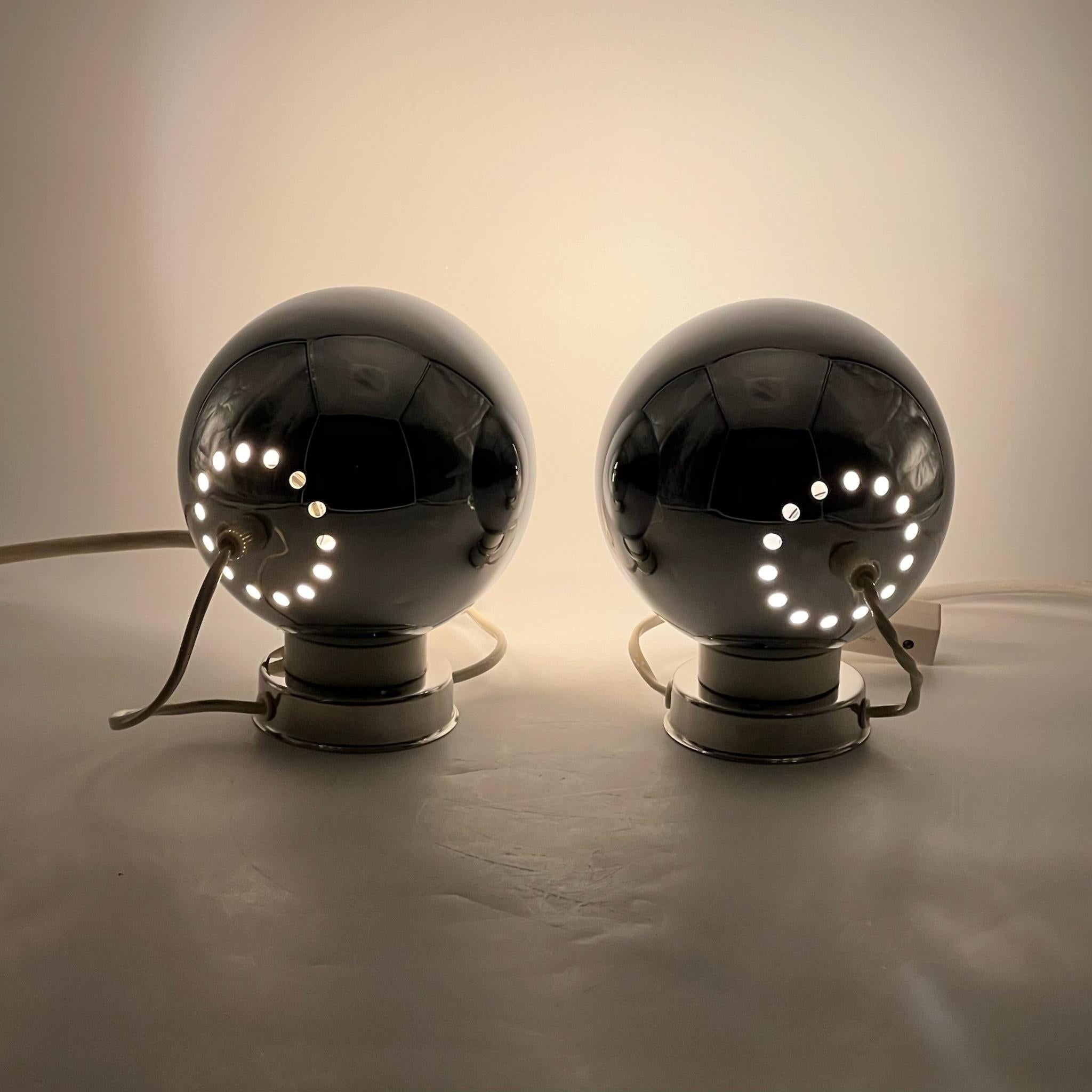 Metal Iconic Reggiani 'Eyeball' Lamps 60s - Pair of Vintage Masterpieces - Set of 2 For Sale