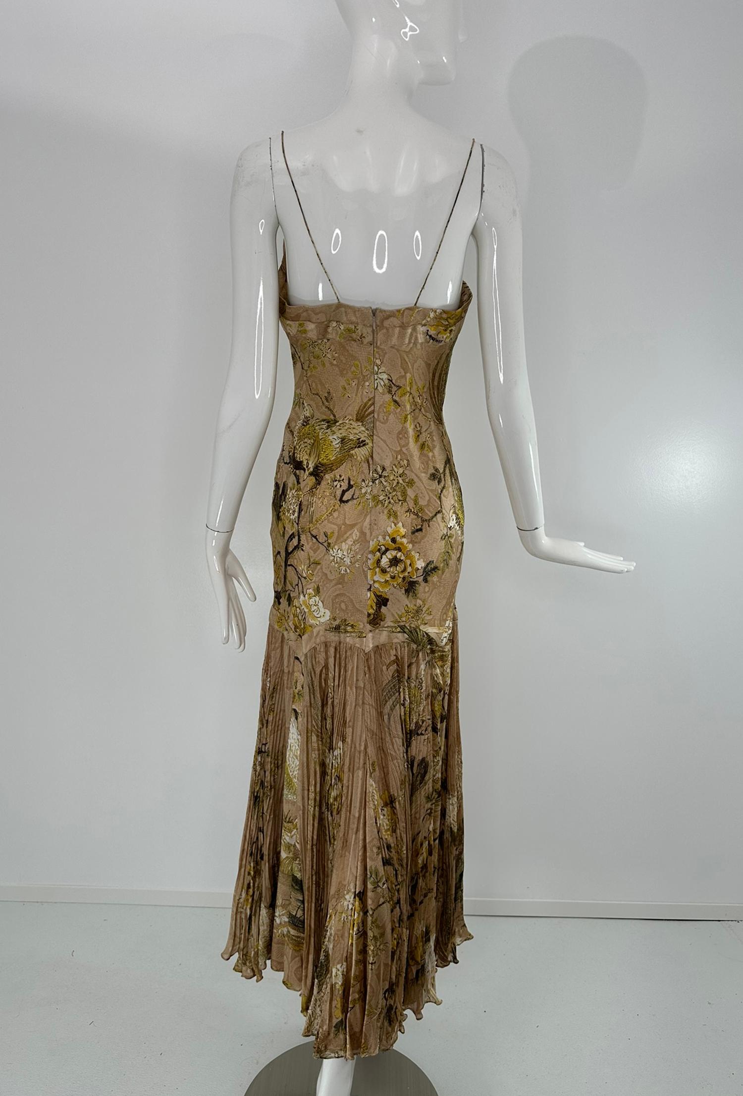 Iconico abito Roberto Cavalli A/I 2006 in seta dorata con scollo a V e orlo plissettato in vendita 6