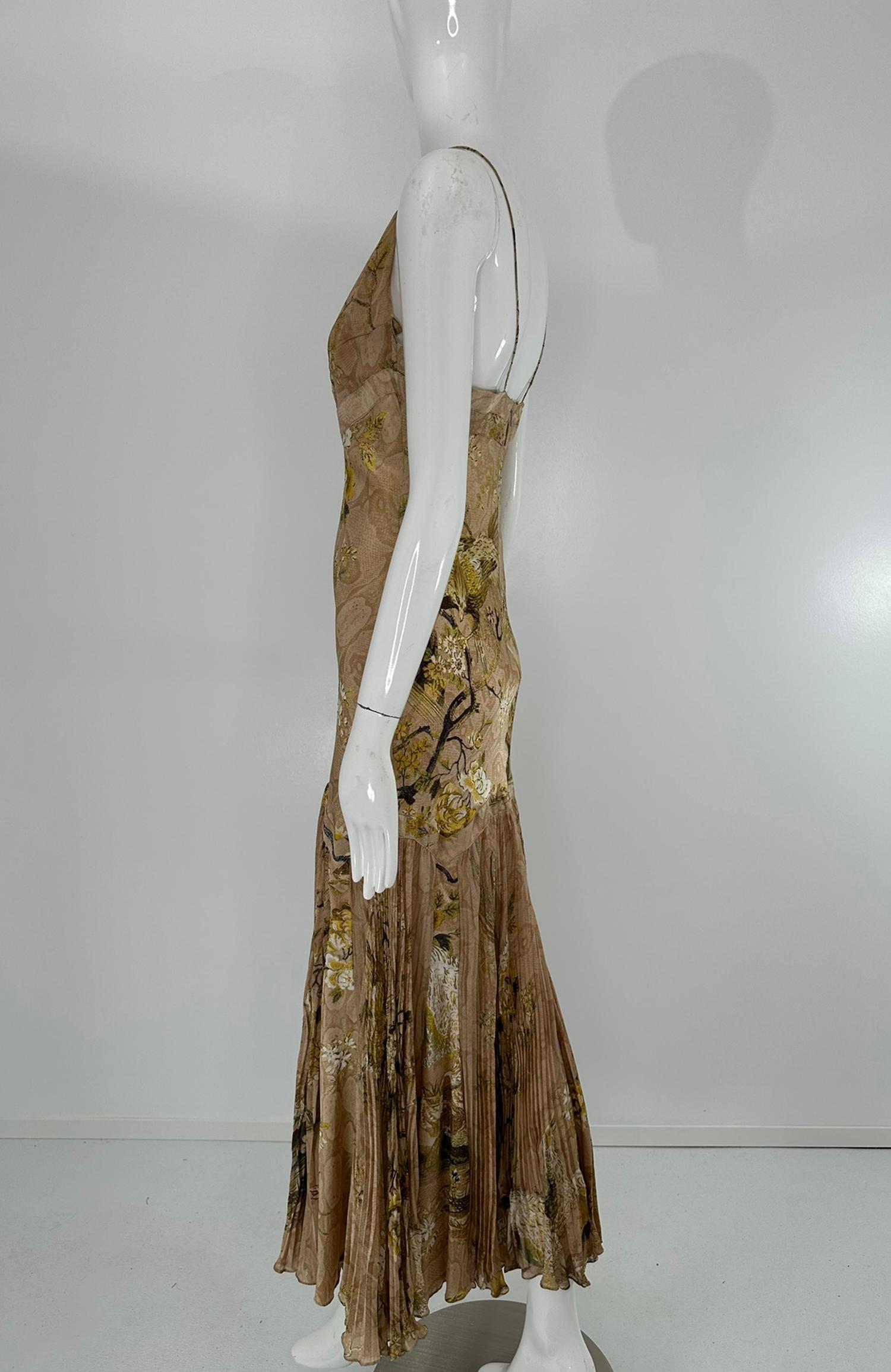 Iconico abito Roberto Cavalli A/I 2006 in seta dorata con scollo a V e orlo plissettato in vendita 9