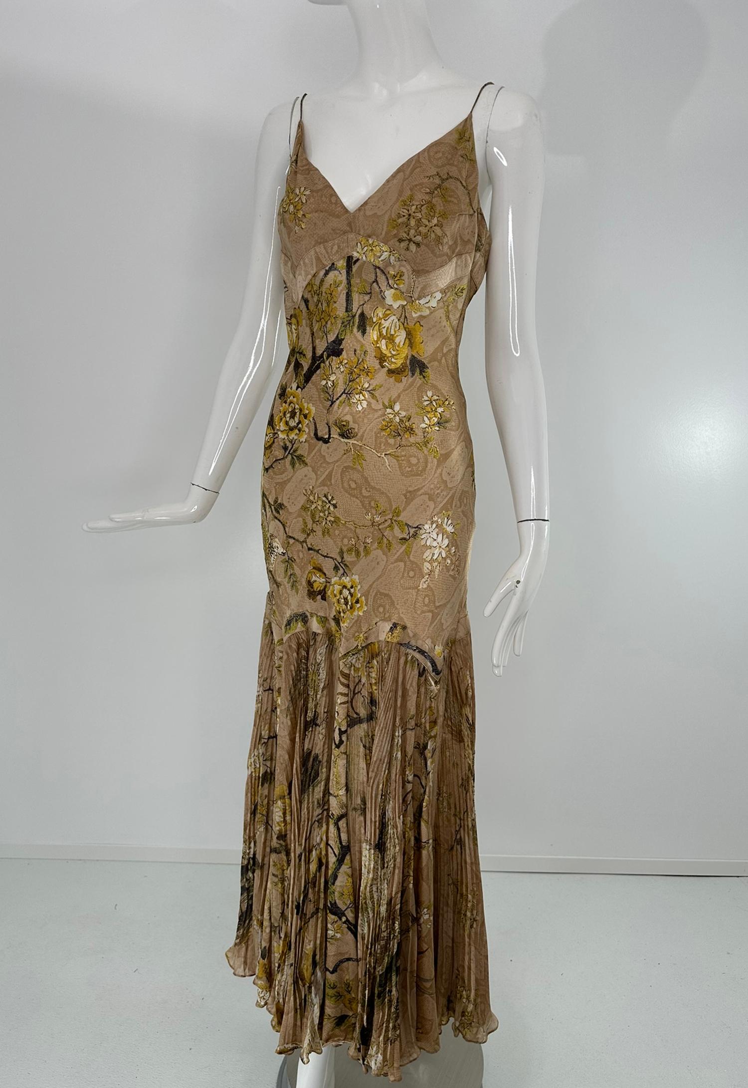 Iconico abito Roberto Cavalli A/I 2006 in seta dorata con scollo a V e orlo plissettato in vendita 10