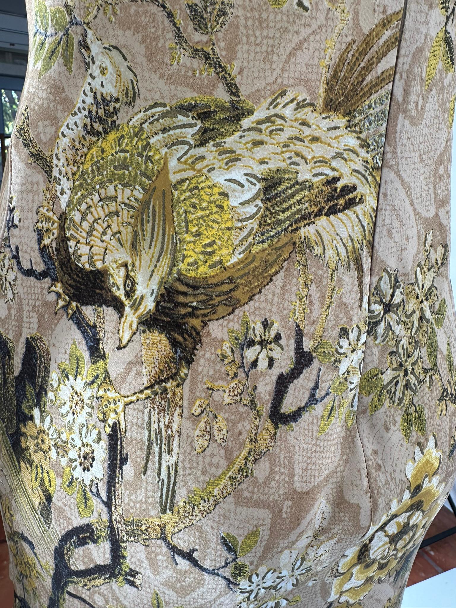 Iconico abito Roberto Cavalli A/I 2006 in seta dorata con scollo a V e orlo plissettato in vendita 13