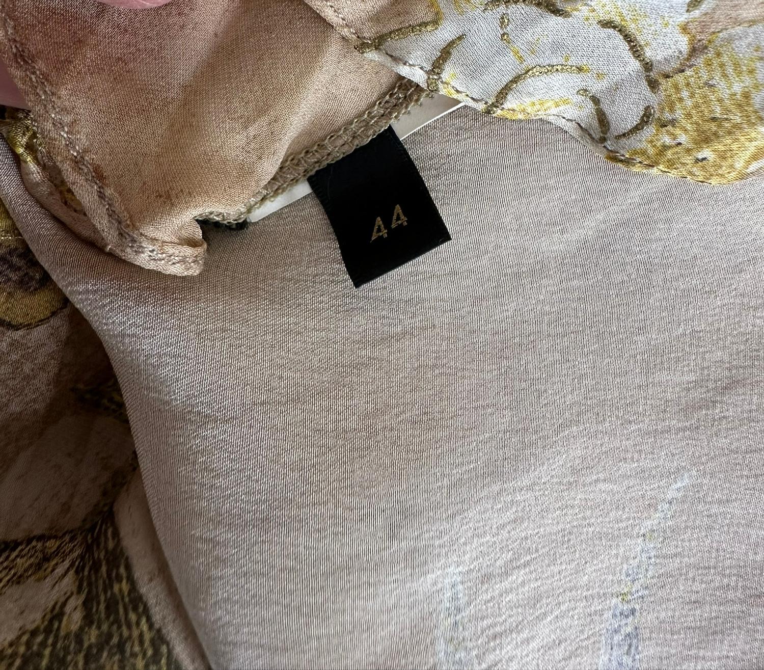 Iconico abito Roberto Cavalli A/I 2006 in seta dorata con scollo a V e orlo plissettato in vendita 14