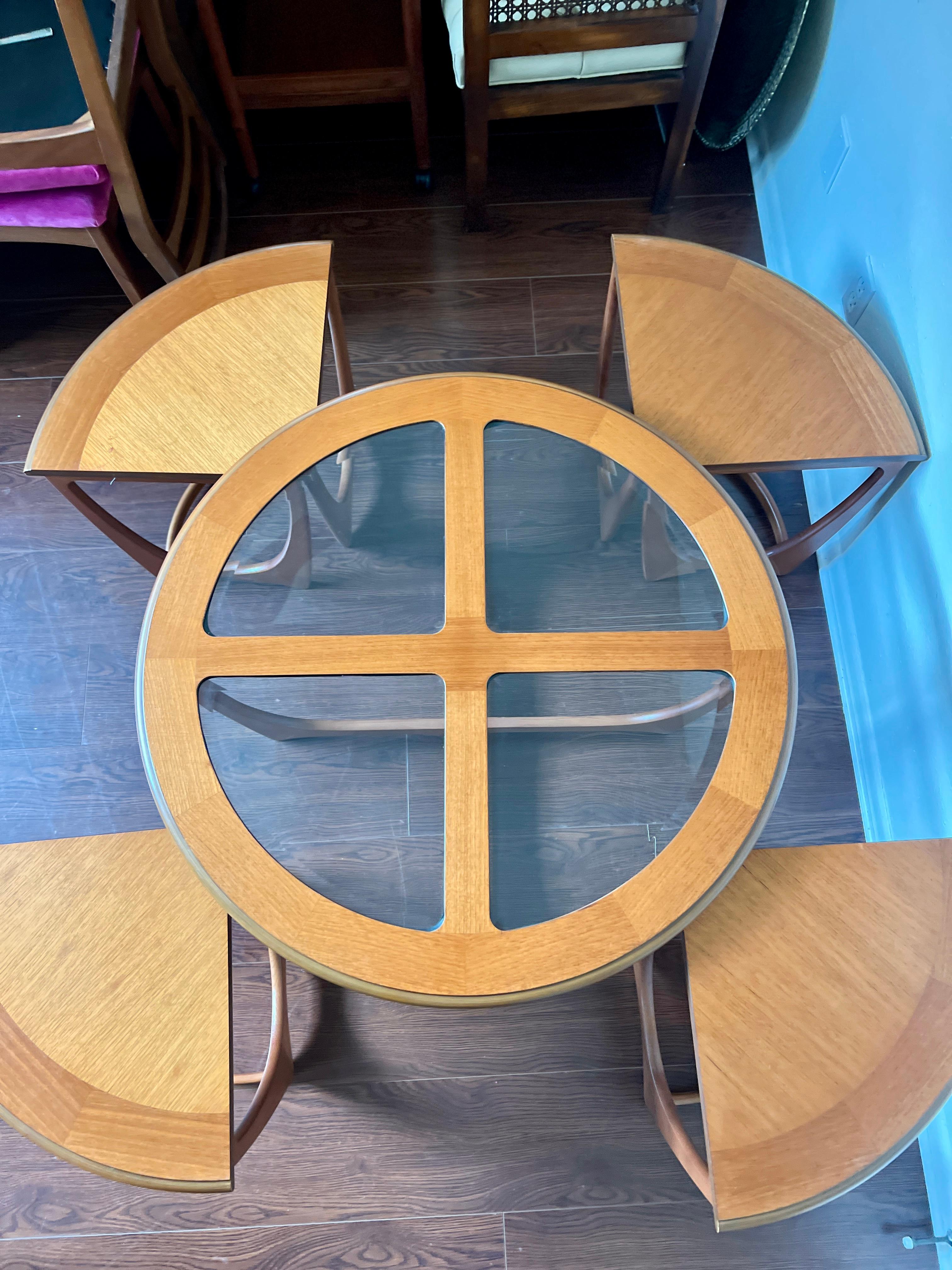 Iconic round G Plan coffee table, attributed to Victor Wilkins In Good Condition In Houston, TX