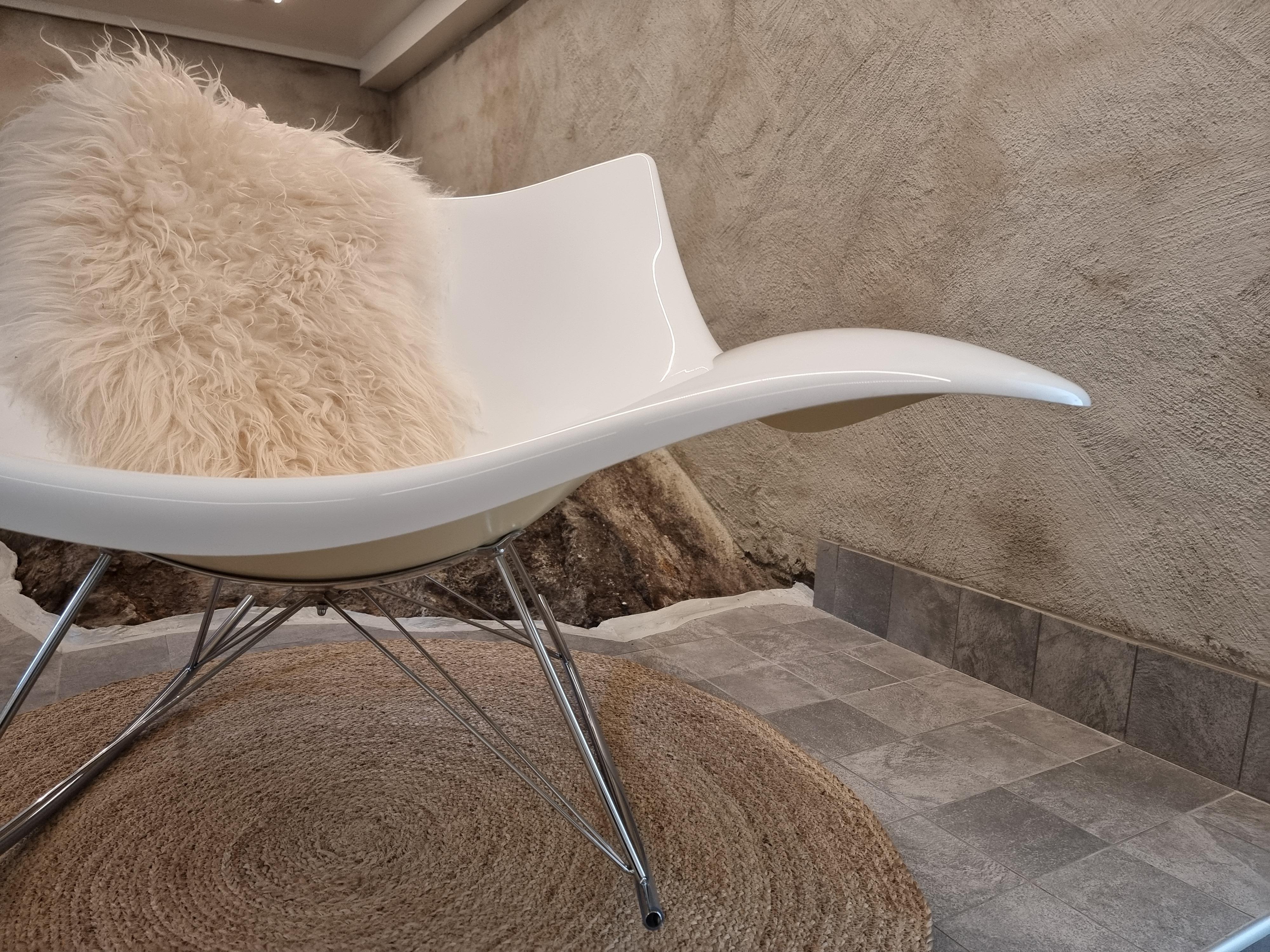 Iconic Scandinavian rocking chair model Stingray, modern classic 3
