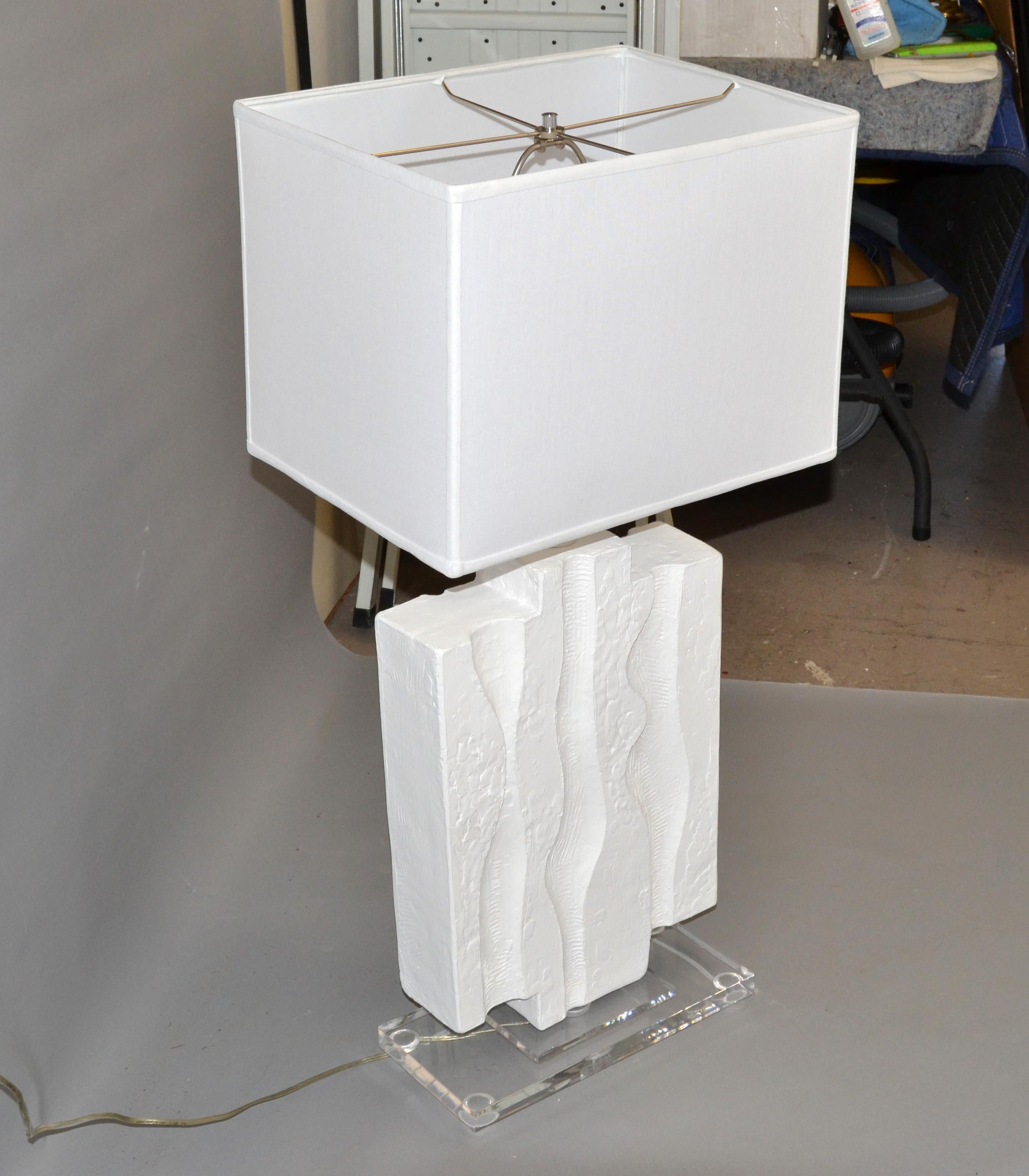 gesso table lamp