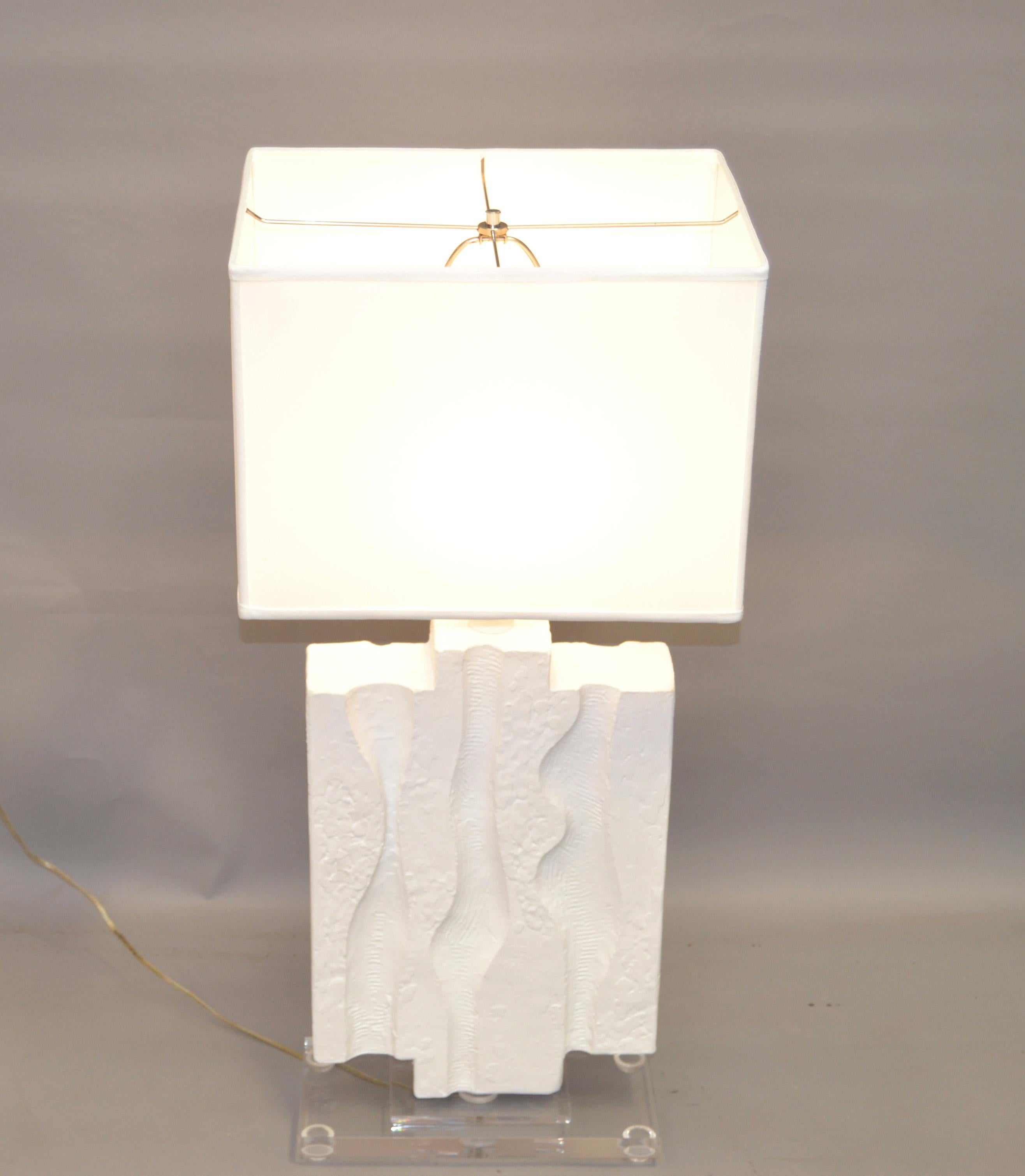 American Iconic Sculptural Textured White Gesso Finish Plaster Table Lamp Acrylic Base For Sale