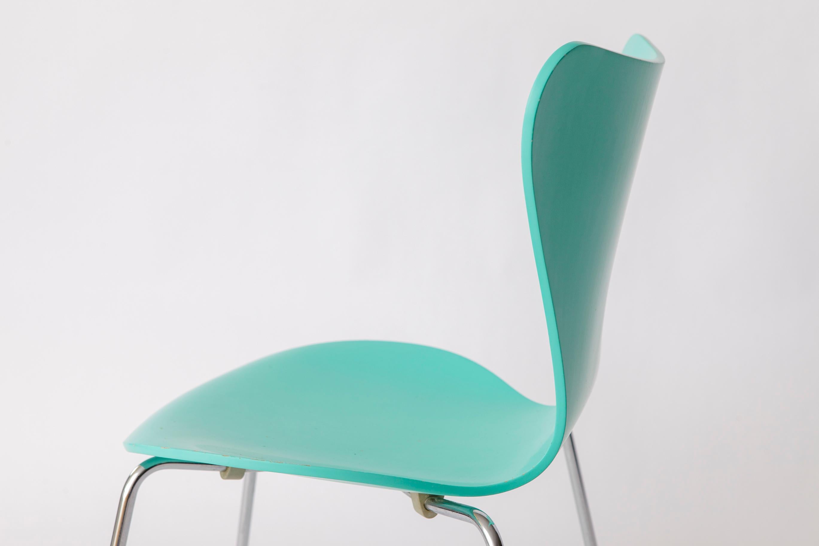 Late 20th Century Iconic Series 7 Chair by Arne Jacobsen – Turquoise Lacquer Original Fritz Hansen For Sale
