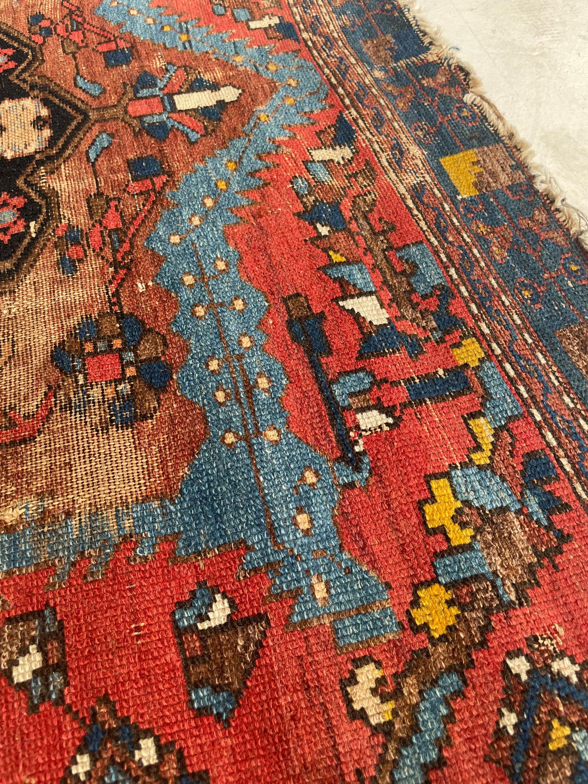 Annodato a mano Tappeto iconico a tessitura sud-occidentale, anni '20-30 ca. in vendita