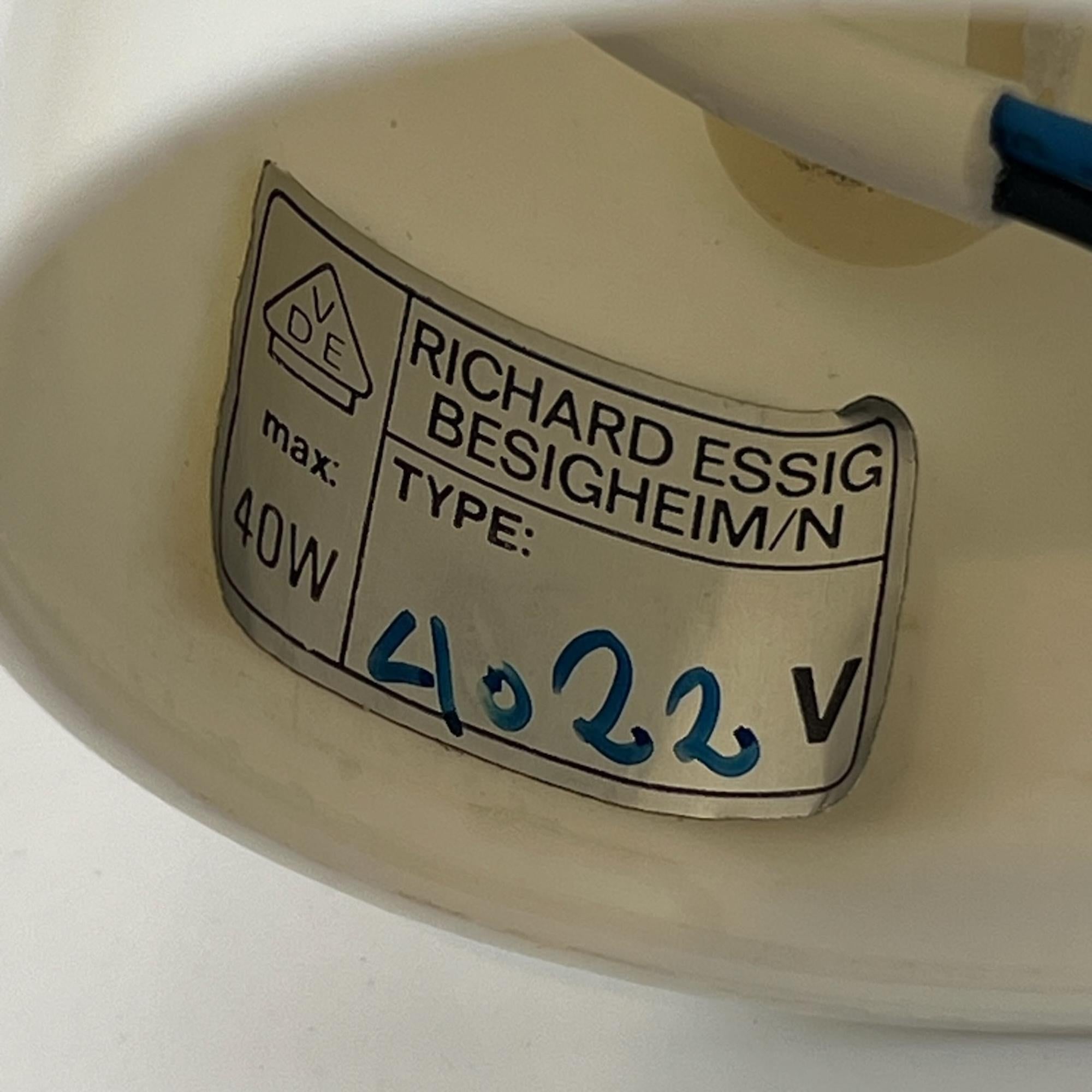 Lampe emblématique de l'ère spatiale de Richard Essig - Design d'avant-garde des années 1970 en vente 3