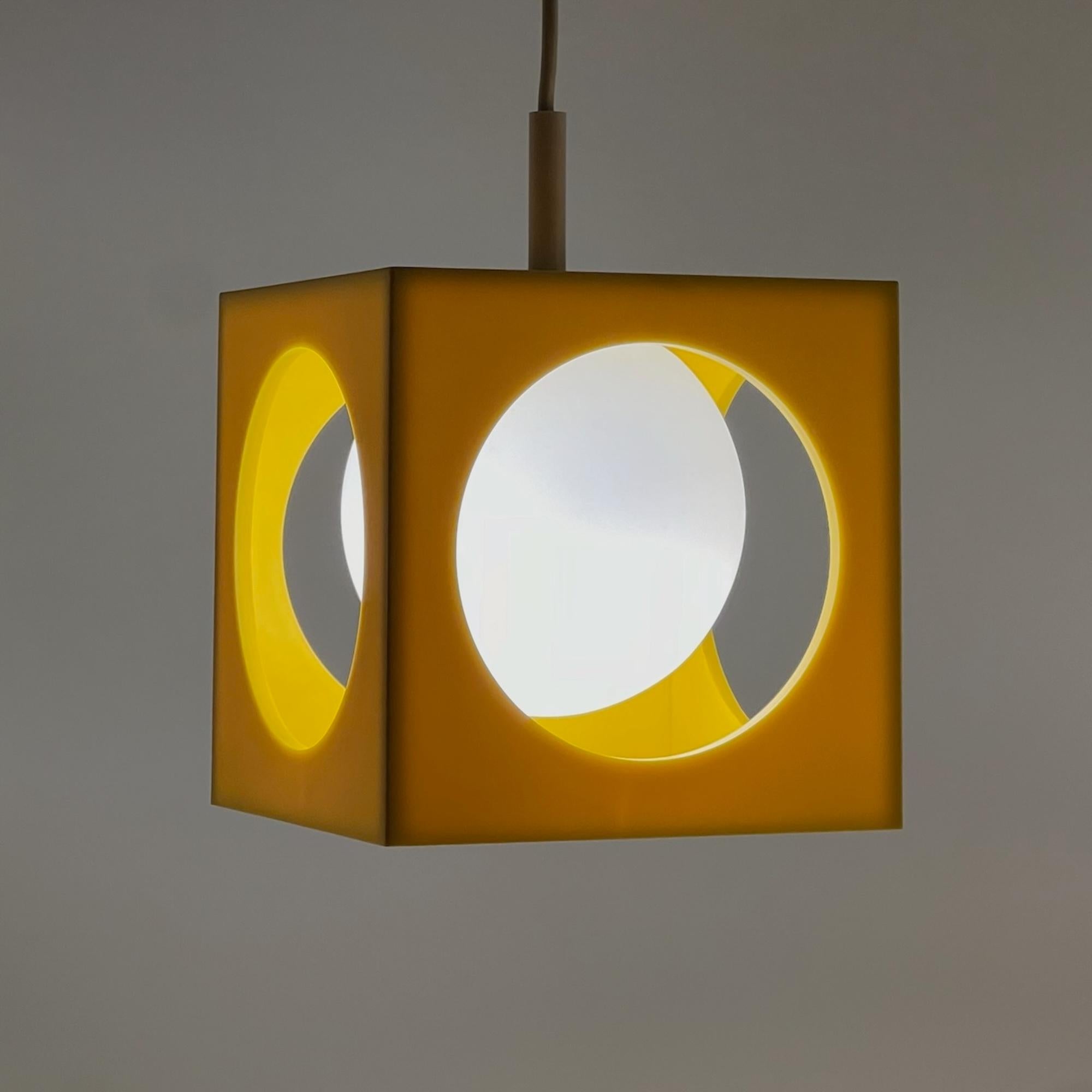 Fin du 20e siècle Lampe emblématique de l'ère spatiale de Richard Essig - Design d'avant-garde des années 1970 en vente