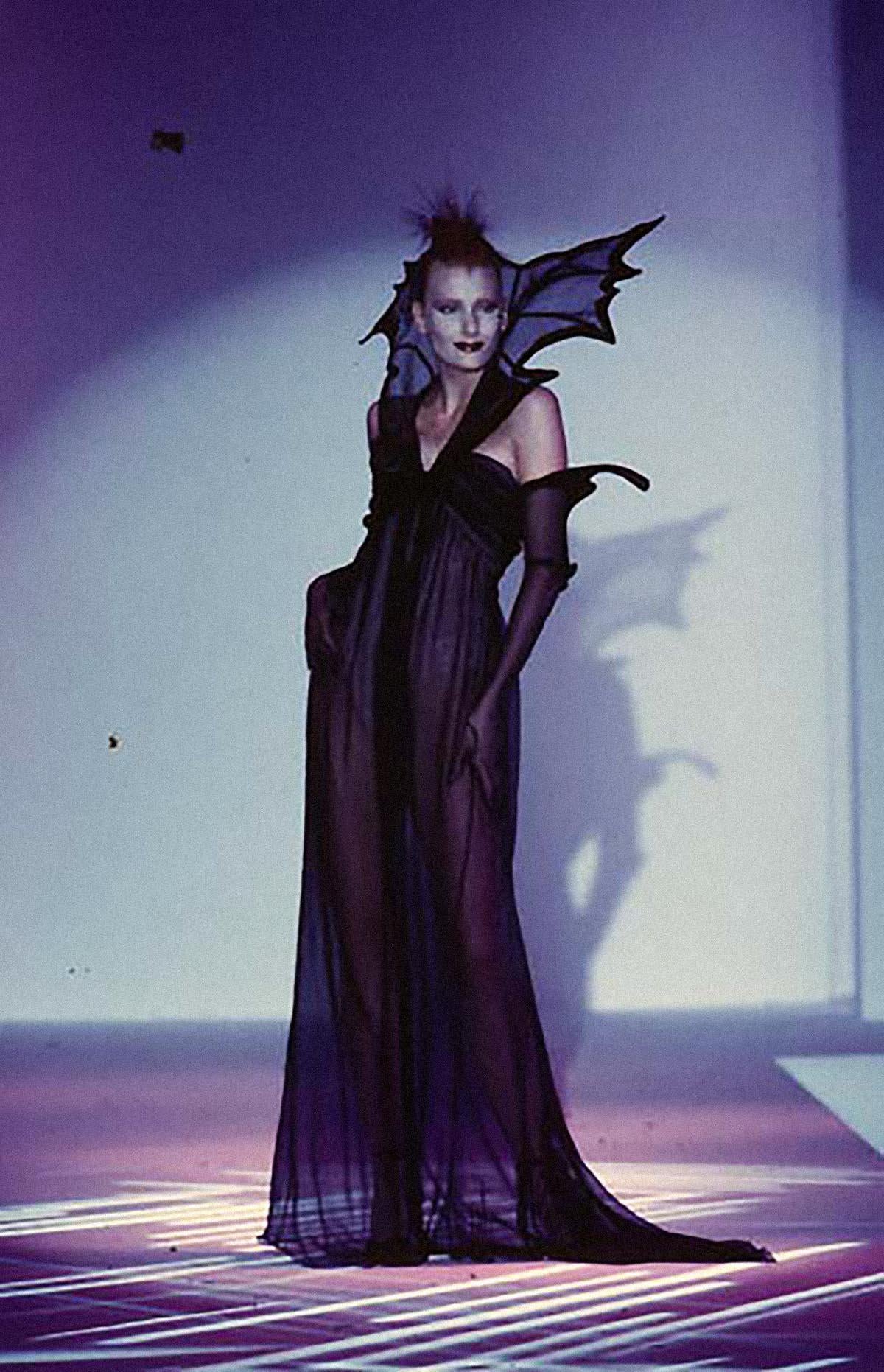 Espectacular vestido icónico Thierry Mugler SS 1997 