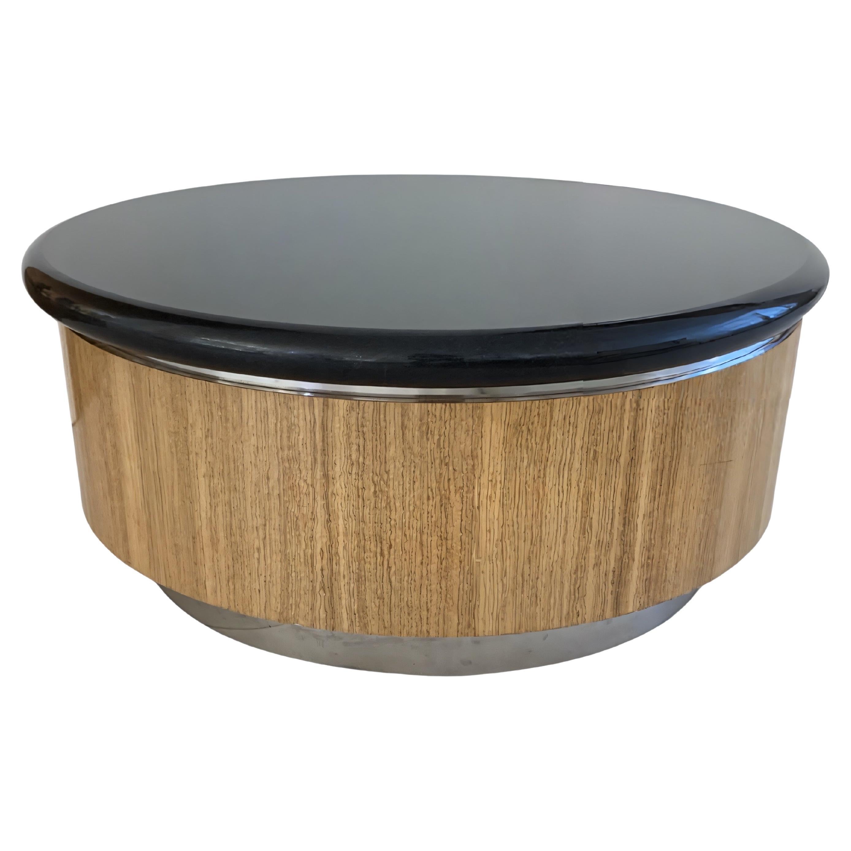 L
iconico tavolino da caffè Steve Chase, progettato su misura in granito nero, legno e cromo in vendita