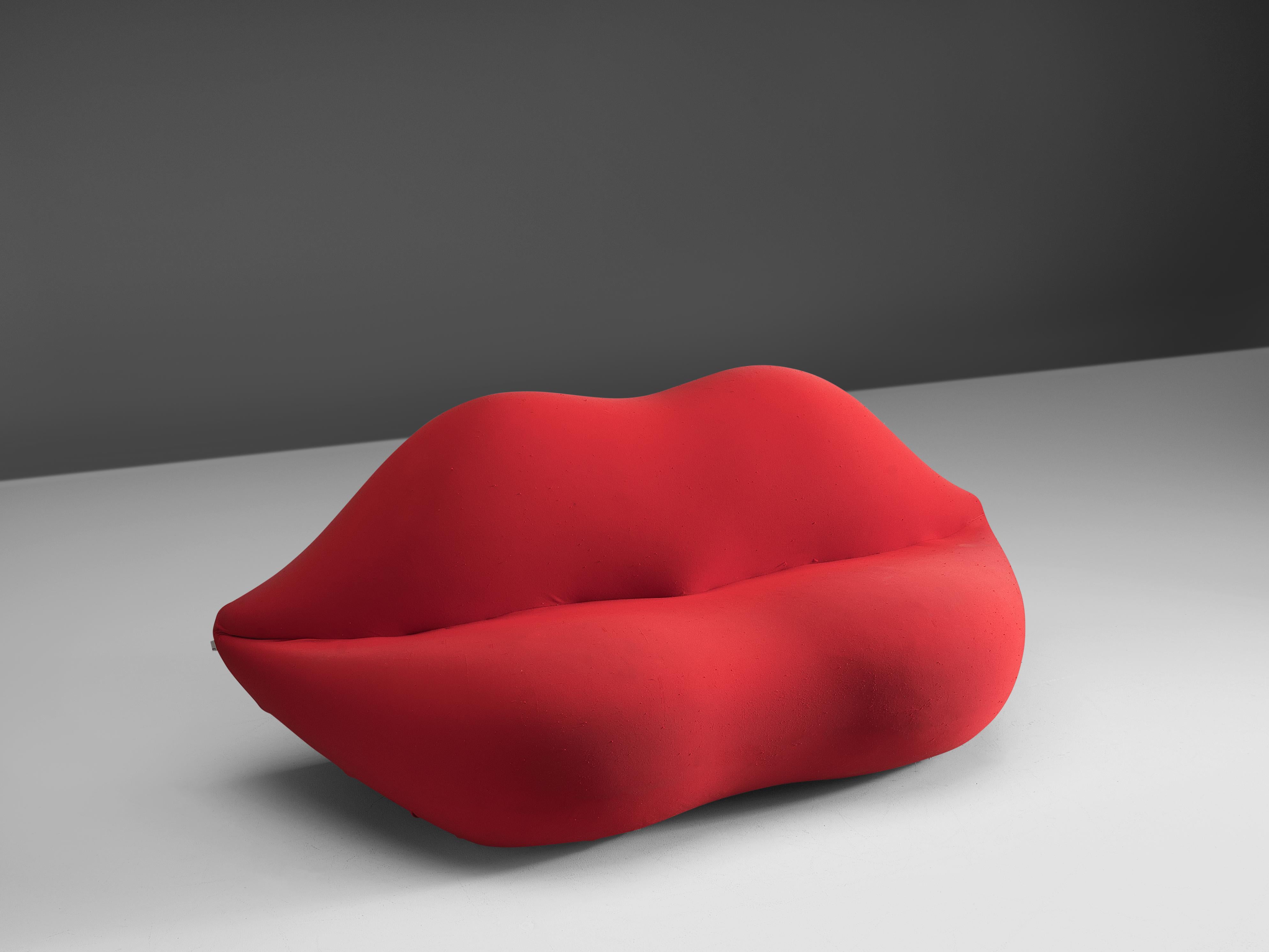 fauteuil bouche rouge