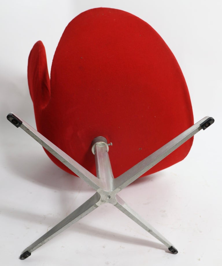 Iconic Swan Chair Arne Jacobsen for Fritz Hansen For Sale 3