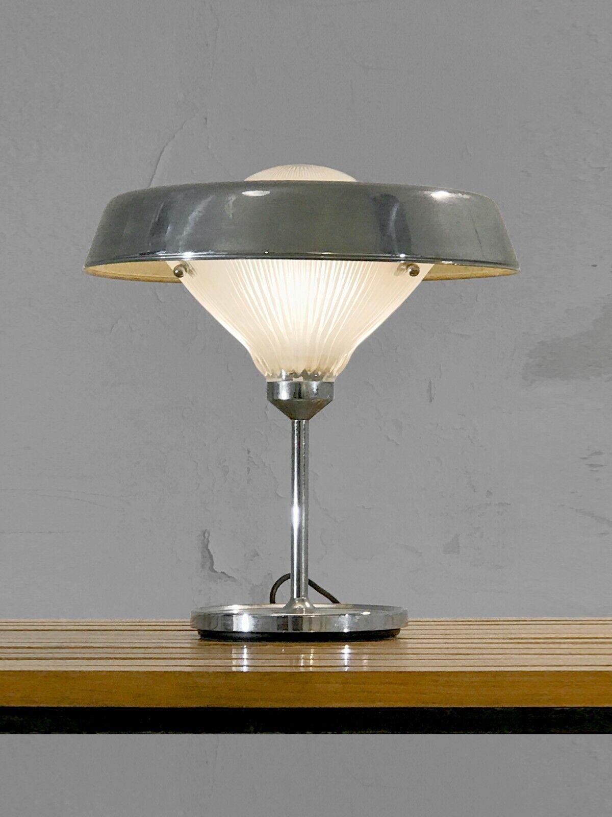 Fin du 20e siècle Ancienne lampe de table moderniste RADICAL MODERNIST de BBPR, ed. ARTEMIDE, Italie 1970 en vente