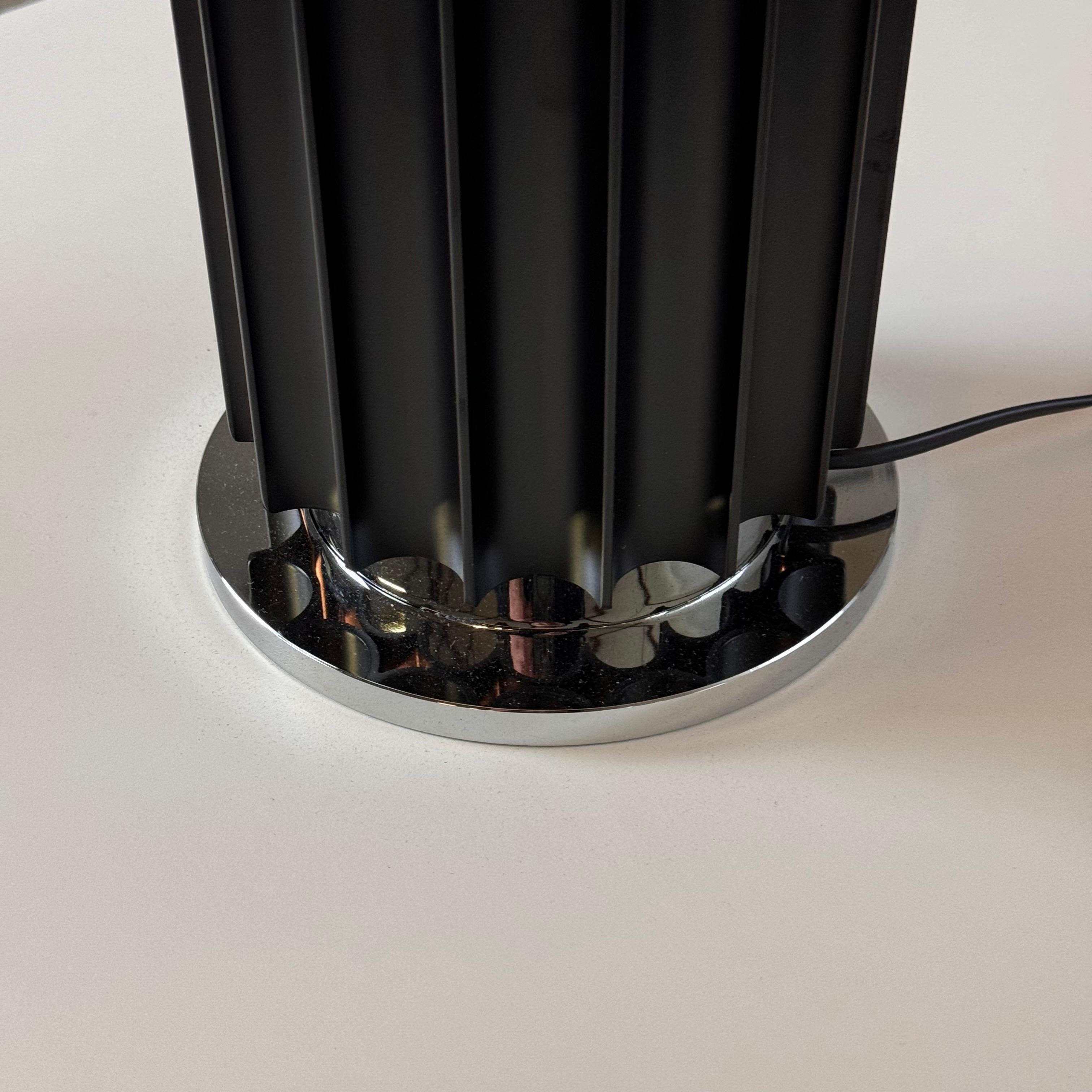 Lampada da tavolo iconica 