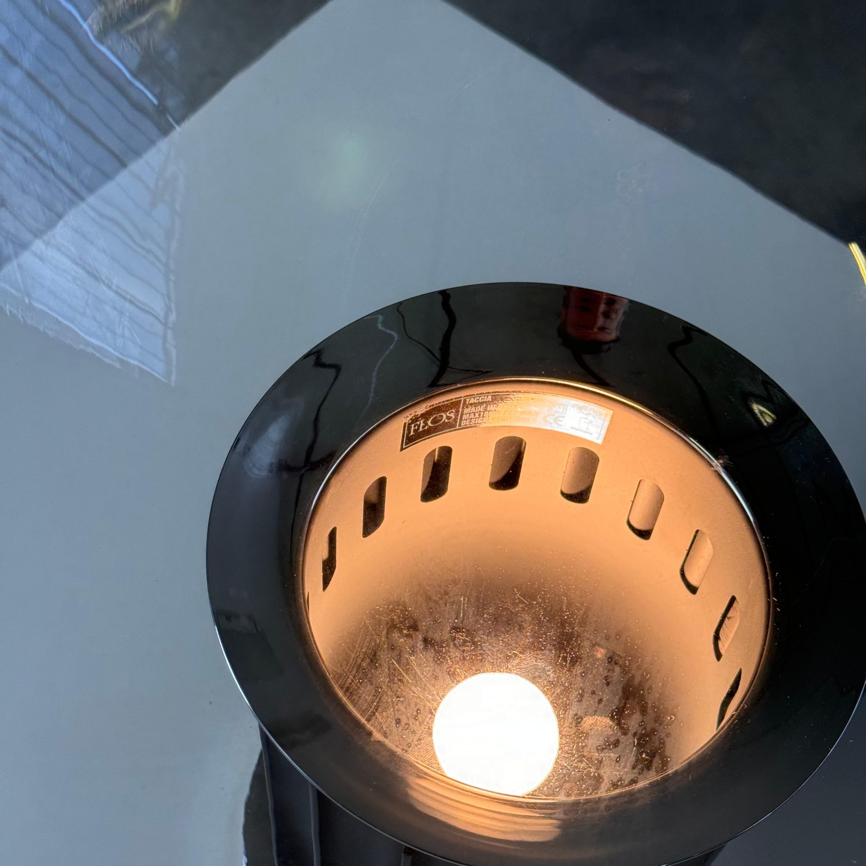 Metallo Lampada da tavolo iconica 