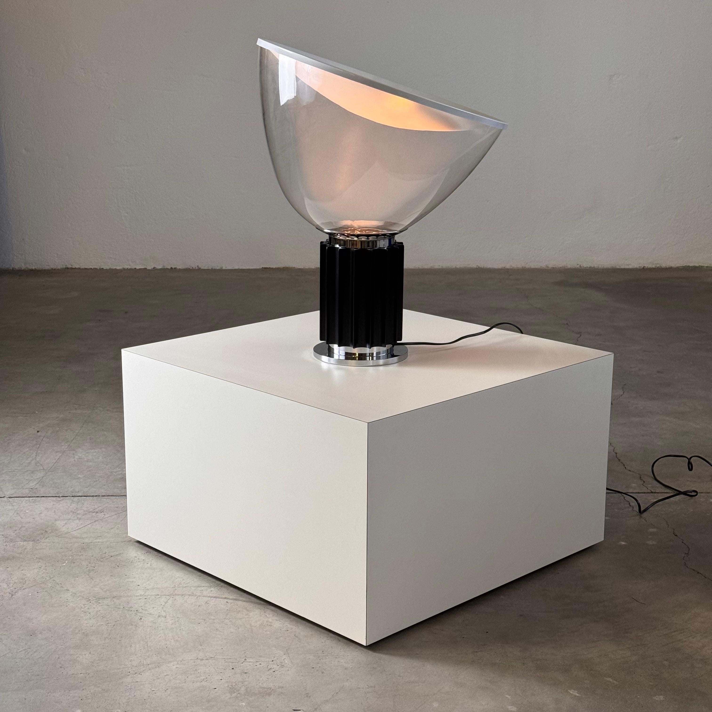 Lampe de table iconiqueaccia d'Achille & Pier Giacomo Castiglioni pour Flos, années 1960 2