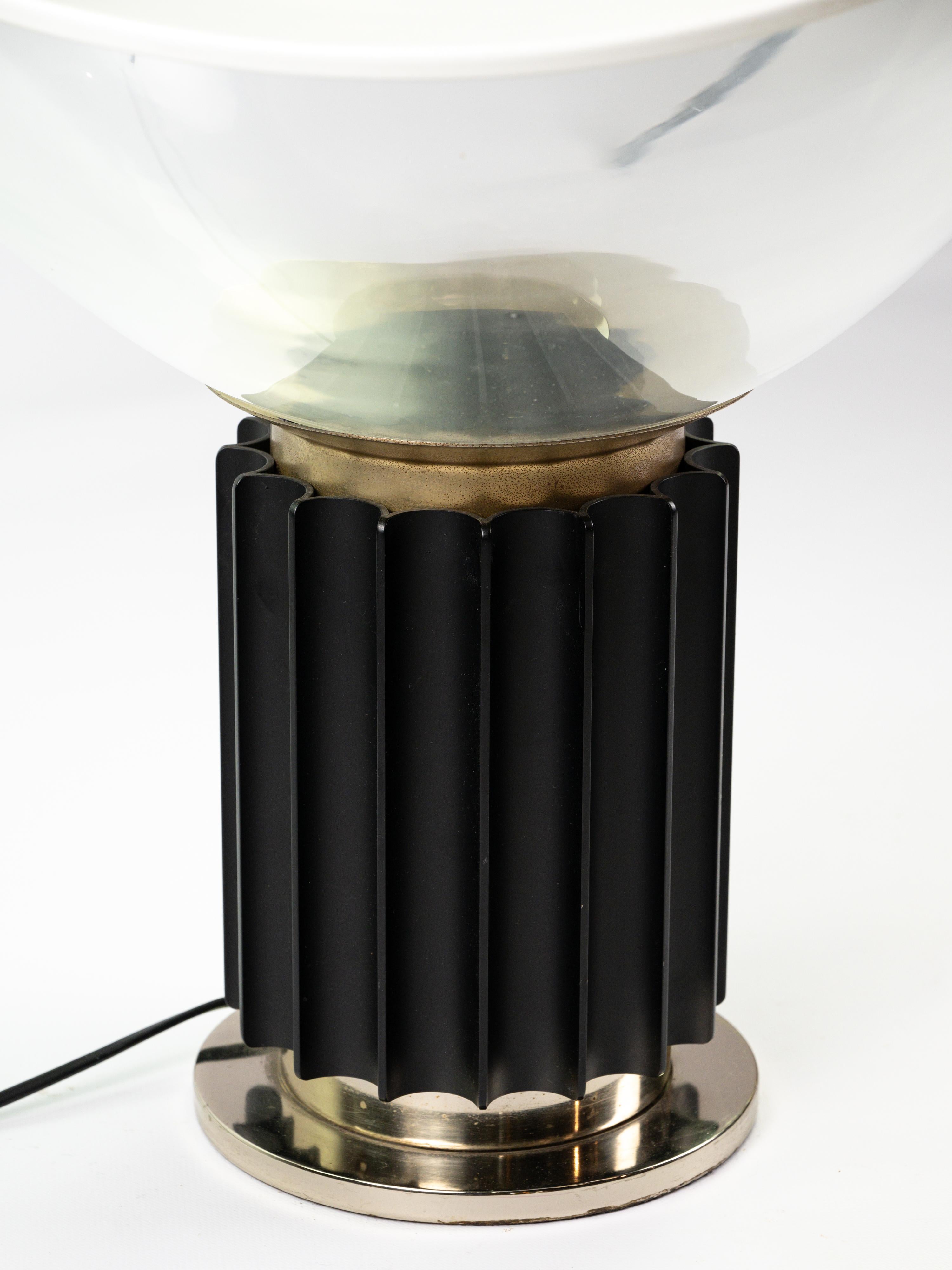 Iconic Taccia table lamp design by Achille et Pier Giacomo Castiglioni for Flos For Sale 4