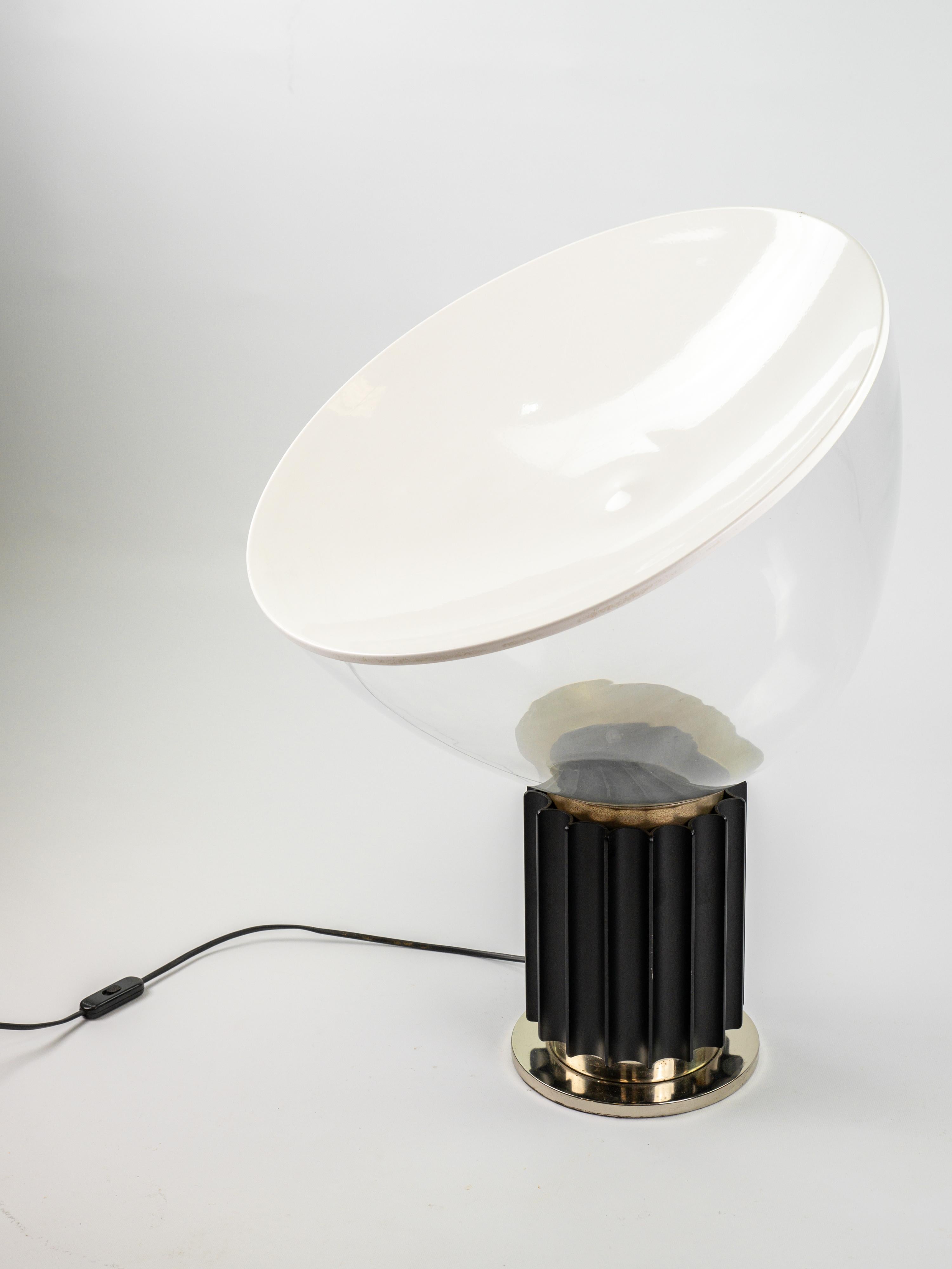 Iconic Taccia table lamp design by Achille et Pier Giacomo Castiglioni for Flos For Sale 1