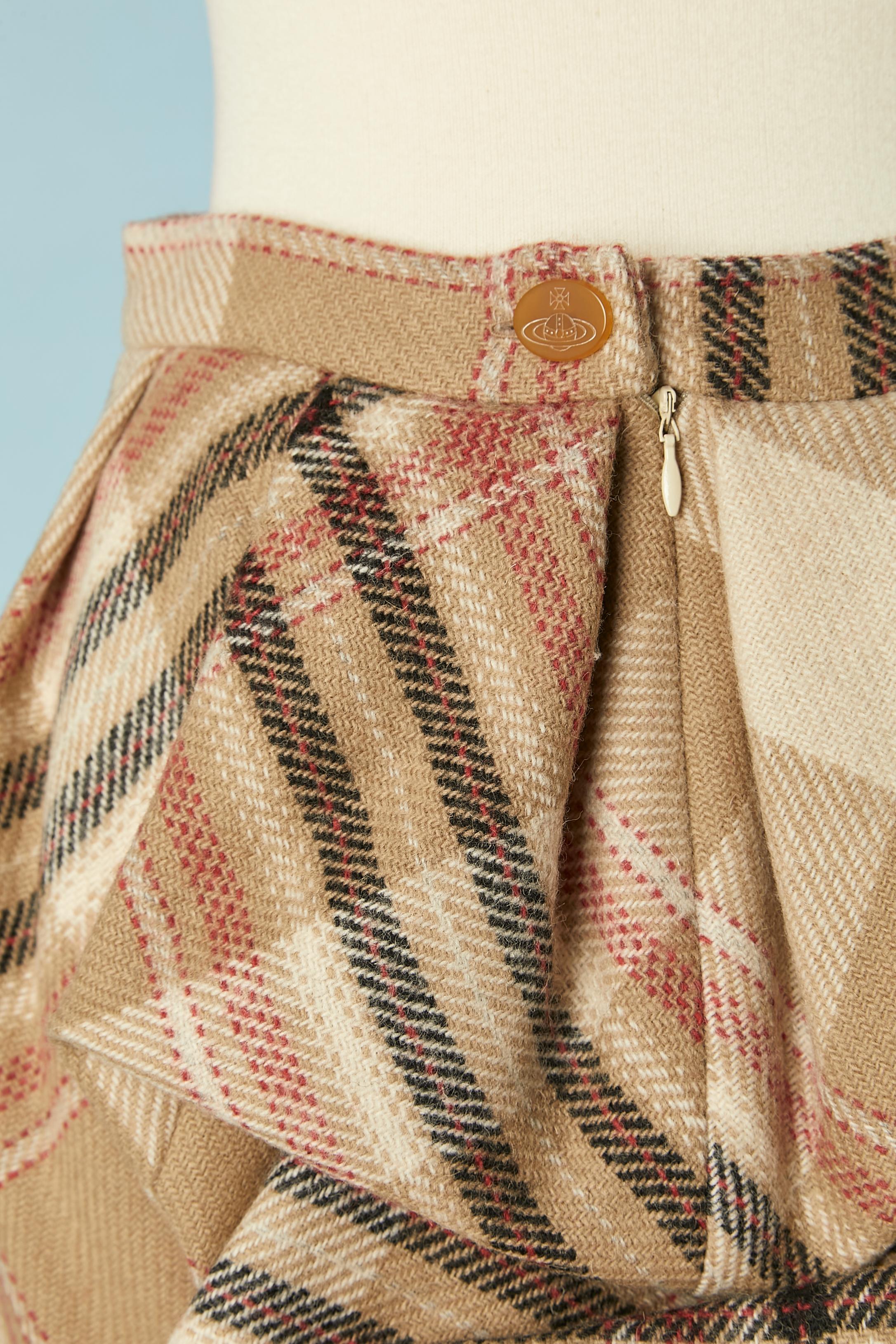 Combinaison jupe emblématique en tartan avec « faux-cul » sur la jupe Vivienne Westwood  en vente 8