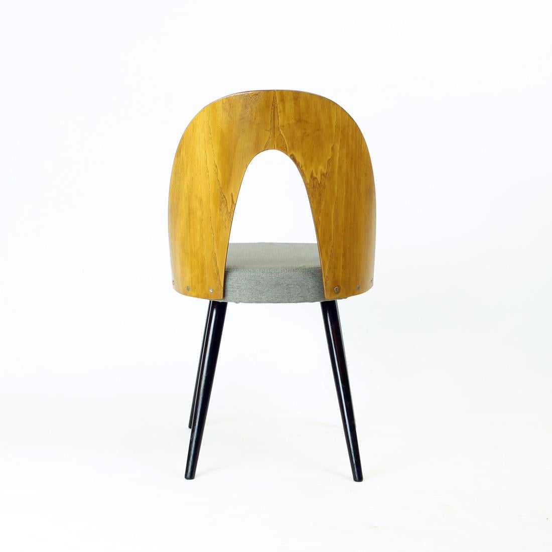 Iconic Tatra Chairs In Oak & Fabric By Antonin Šuman, Tatra 1960s For Sale 4