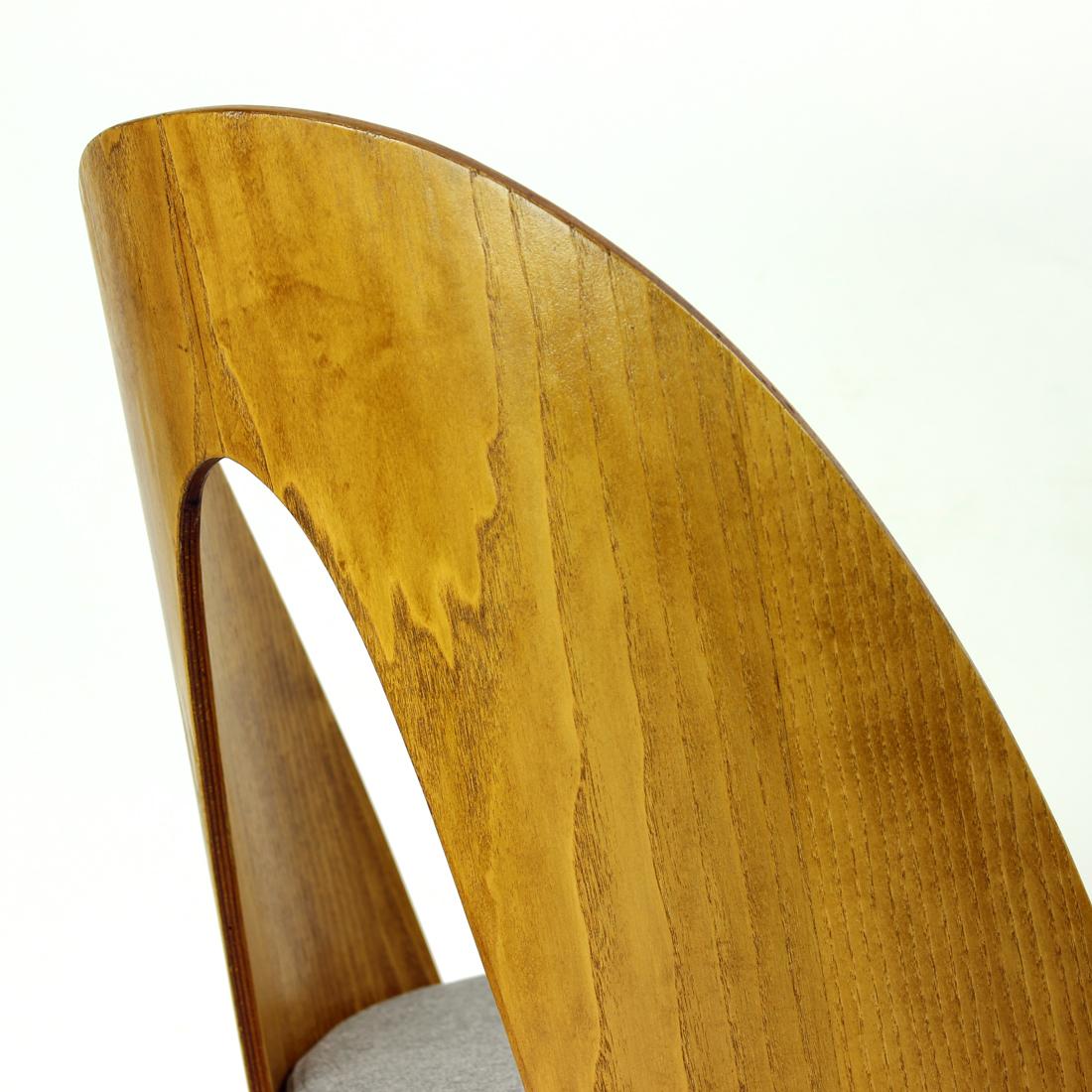 Iconic Tatra Chairs In Oak & Fabric By Antonin Šuman, Tatra 1960s For Sale 6
