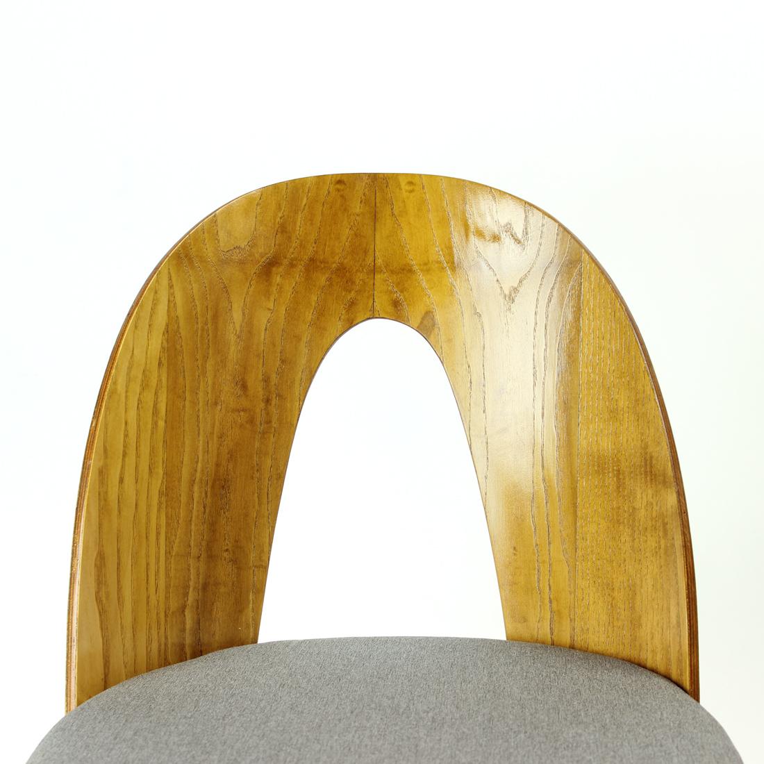 Iconic Tatra Chairs In Oak & Fabric By Antonin Šuman, Tatra 1960s For Sale 10