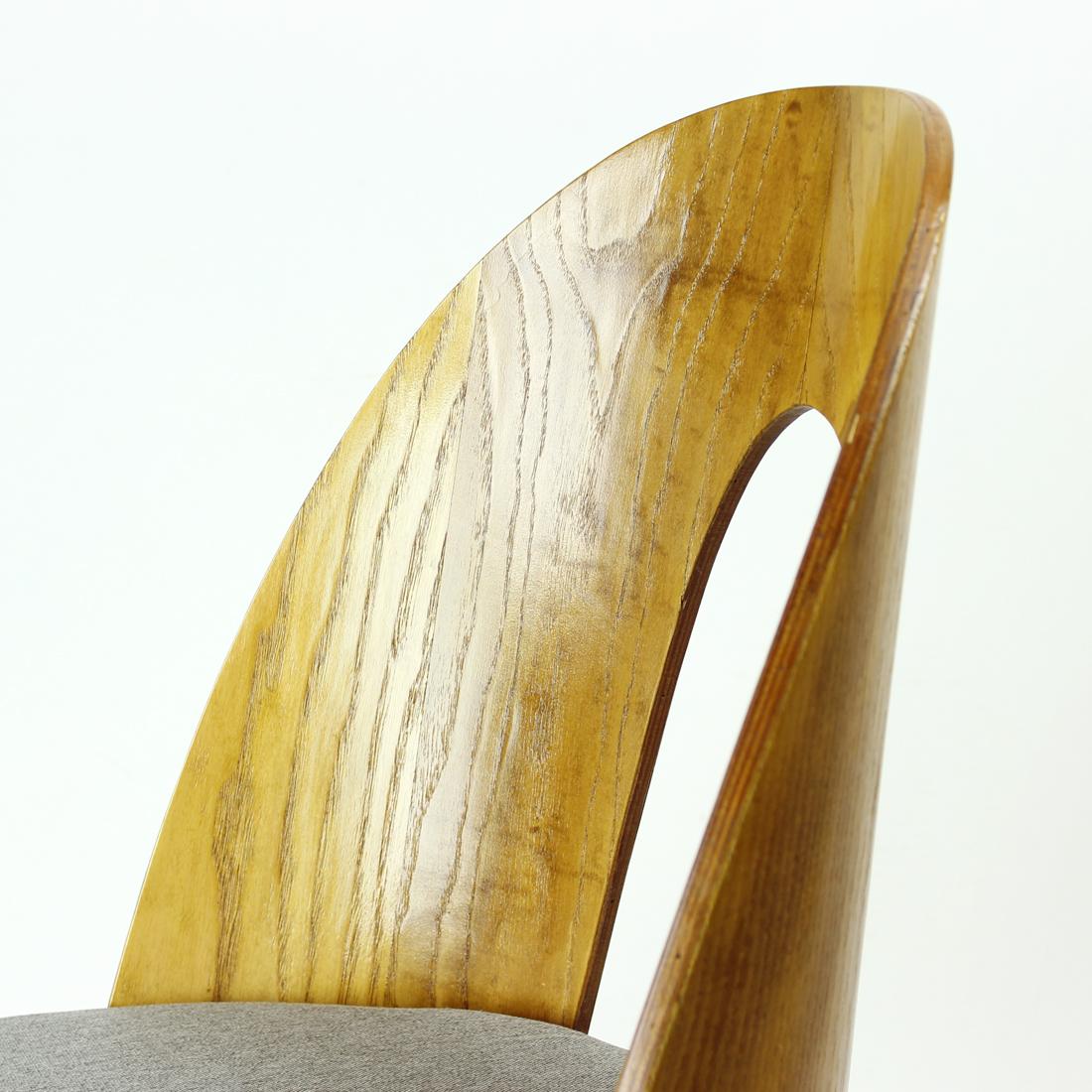 Iconic Tatra Chairs In Oak & Fabric By Antonin Šuman, Tatra 1960s For Sale 11