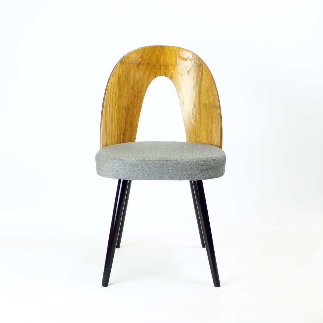 Mid-20th Century Iconic Tatra Chairs In Oak & Fabric By Antonin Šuman, Tatra 1960s For Sale