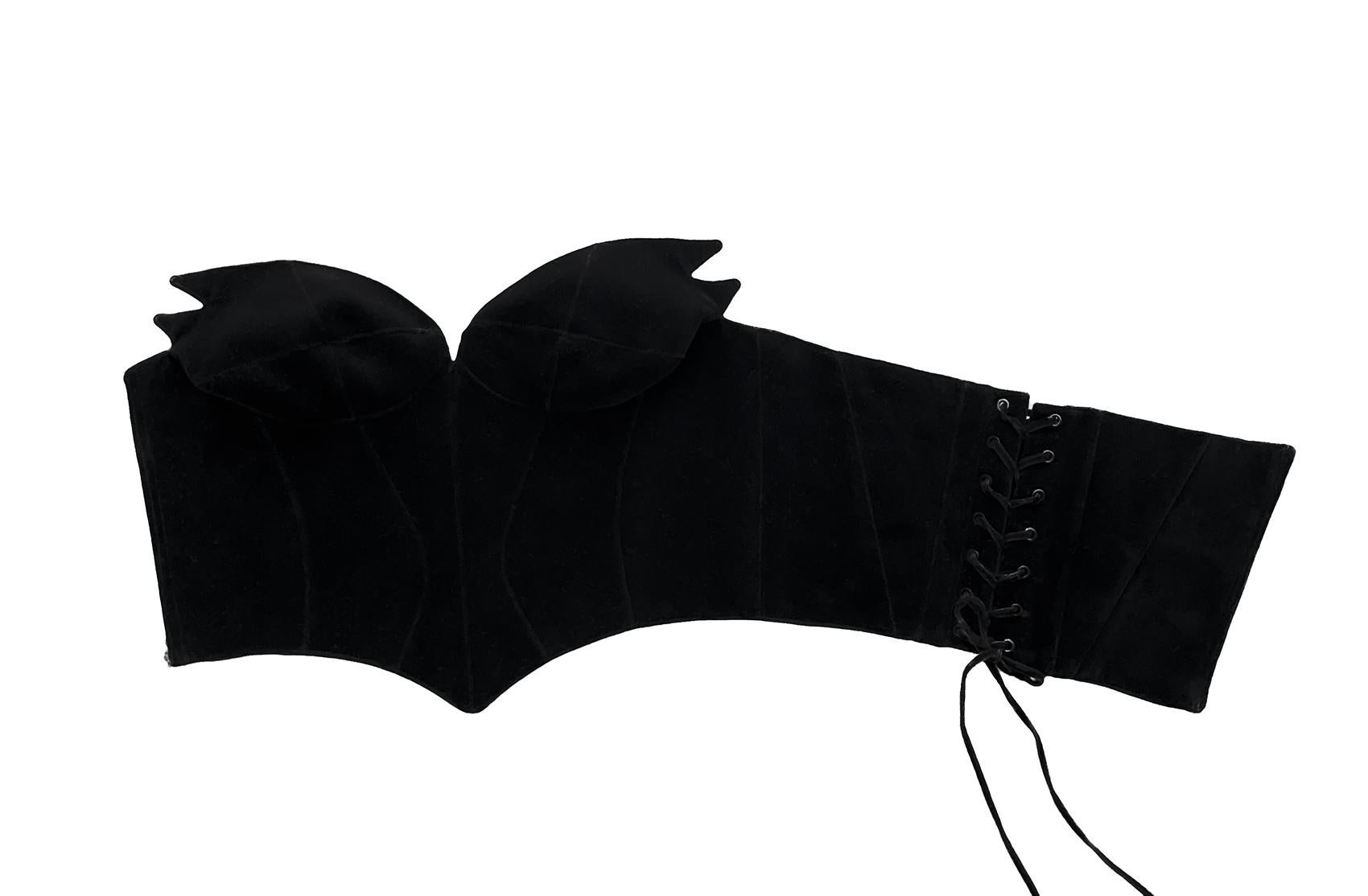 Iconic Thierry Mugler Black Velvet Bustier Top Dramatic Winged Corset Bon état - En vente à Berlin, BE