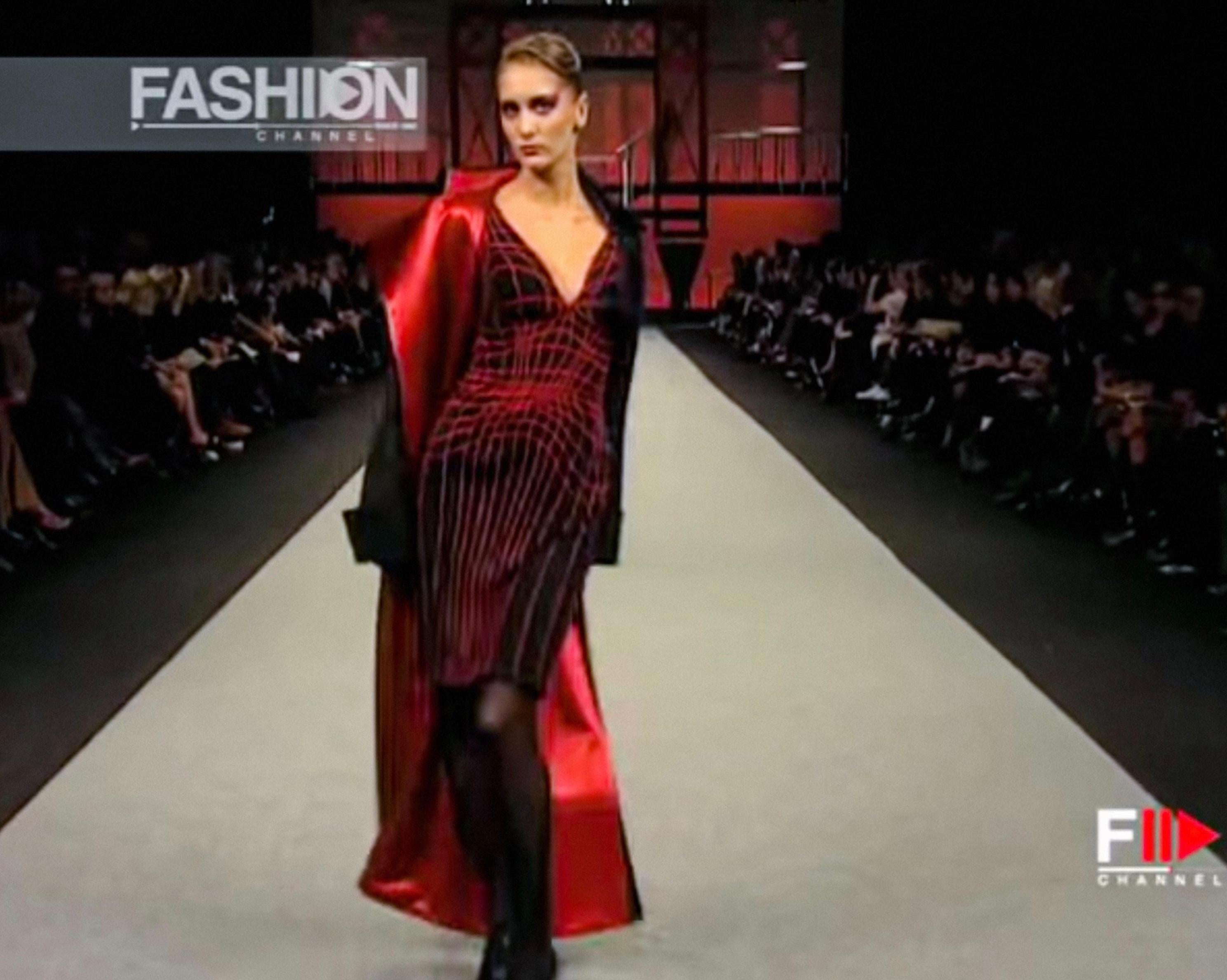 Icónico Thierry Mugler Couture Vestido Araña FW 2001 Raro Digno de Museo Negro Rojo en venta 4