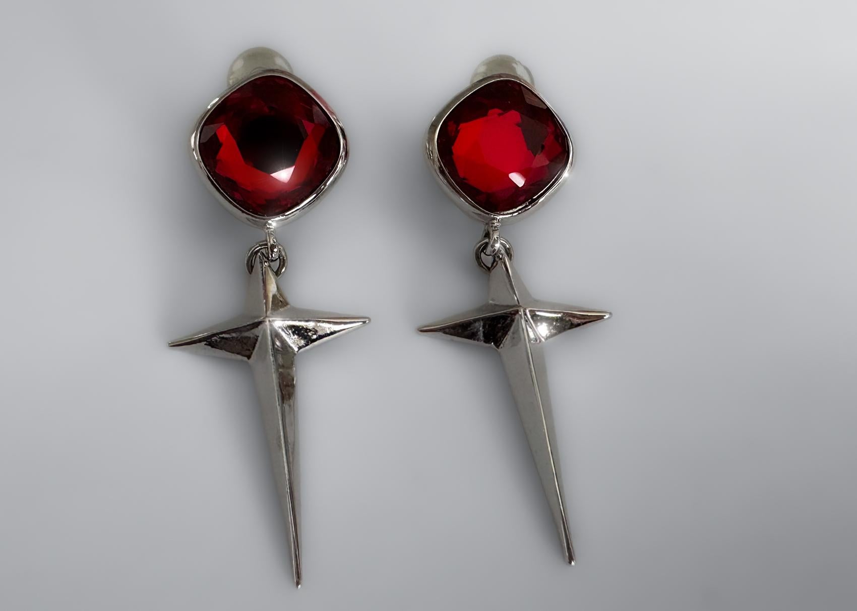 Pendientes Icónicos Thierry Mugler Raros FW 1992 Estrella Roja GLAMOUR en venta 6
