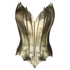 Iconique corset en or de Thierry Mugler FW 1990 Holy Grail Showstopper Mueseum
