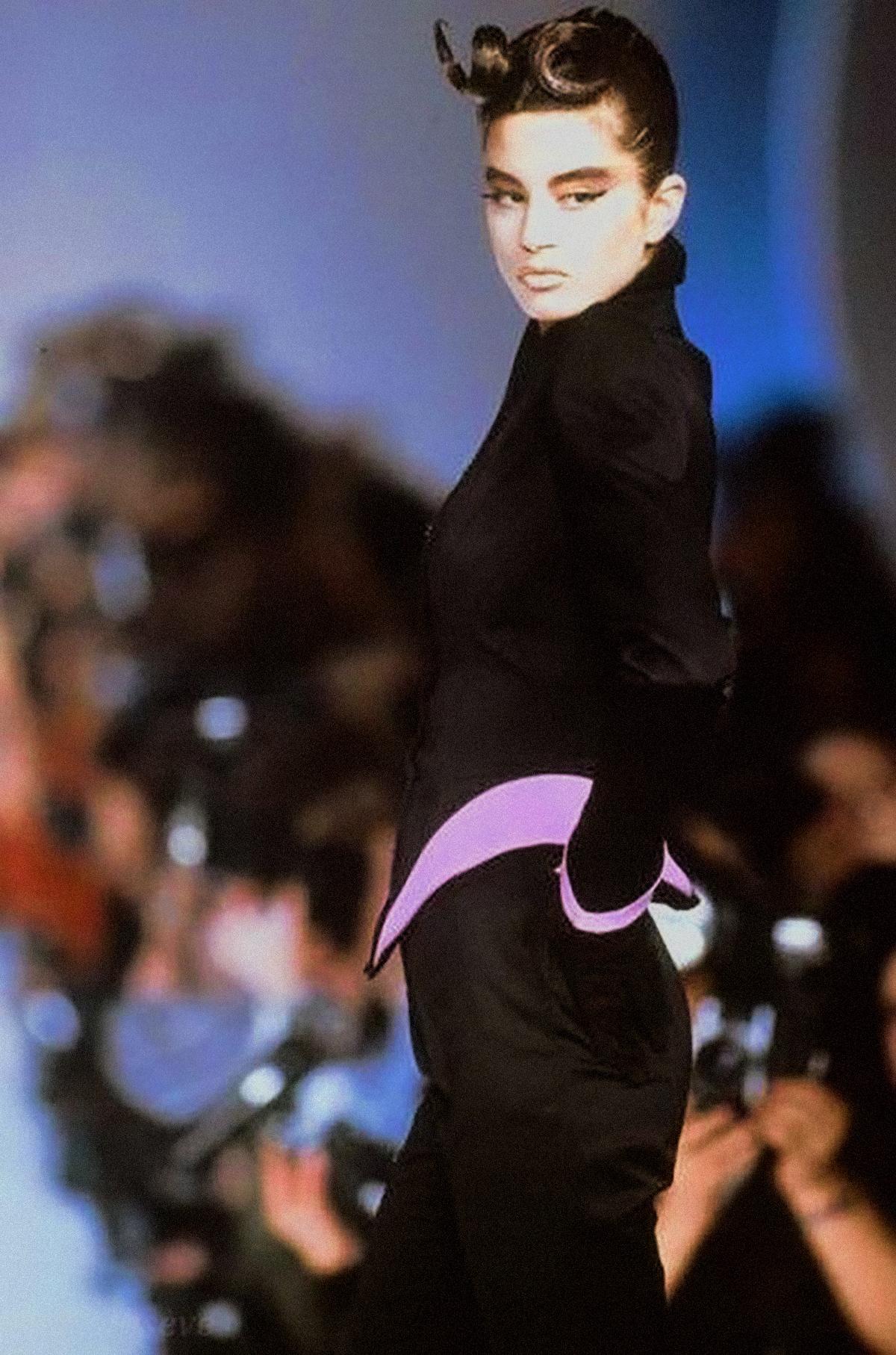 Iconic Thierry Mugler Sculptural Jacket FW 1988/89 Black Purple In Excellent Condition For Sale In Berlin, BE