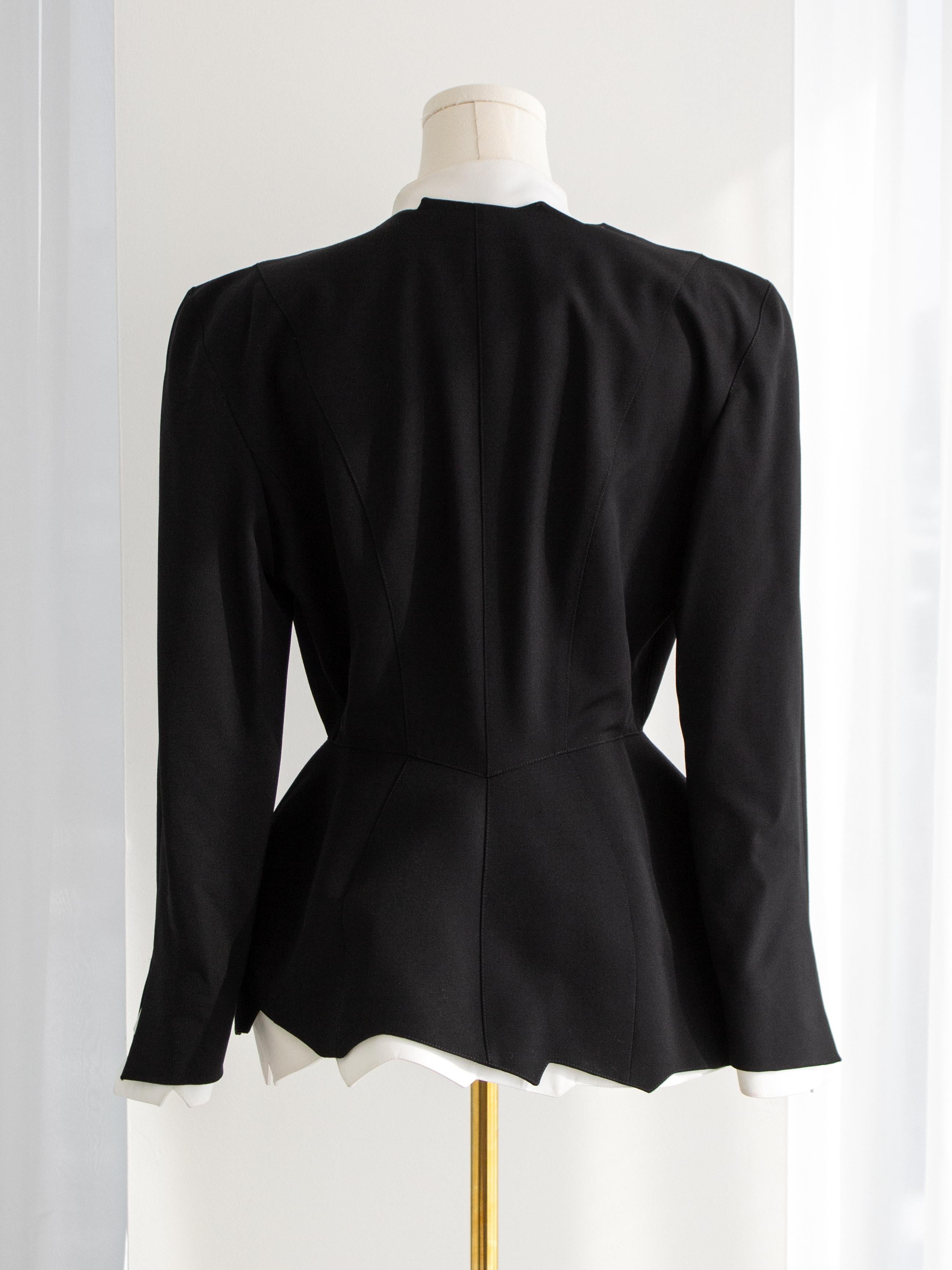 Iconic Thierry Mugler Vintage S/S 1994 Black White Zigzag Sculptural Jacket For Sale 7