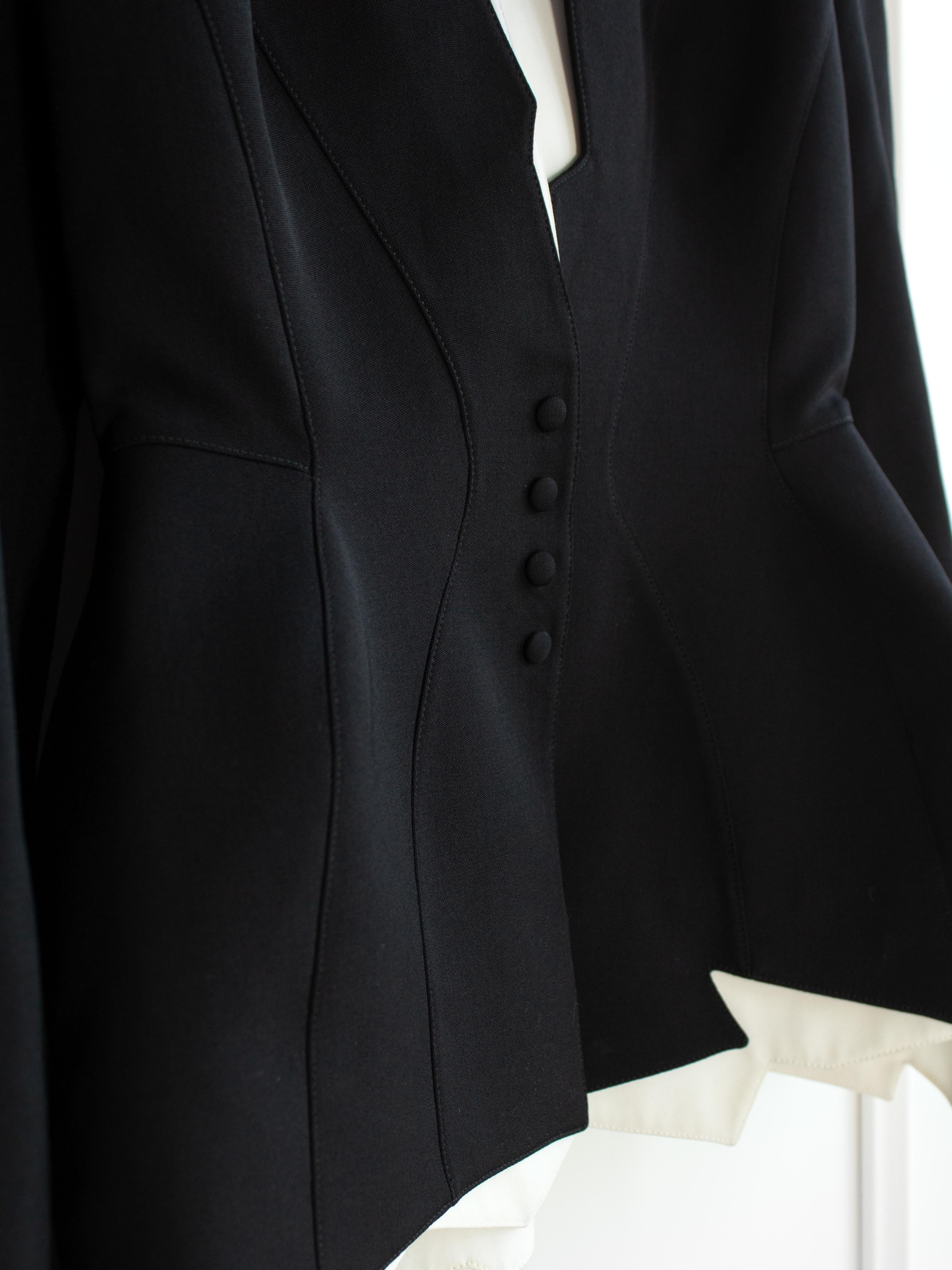 Icone Thierry Mugler Vintage S/S 1994 Black White Zigzag Sculptural Jacket en vente 8