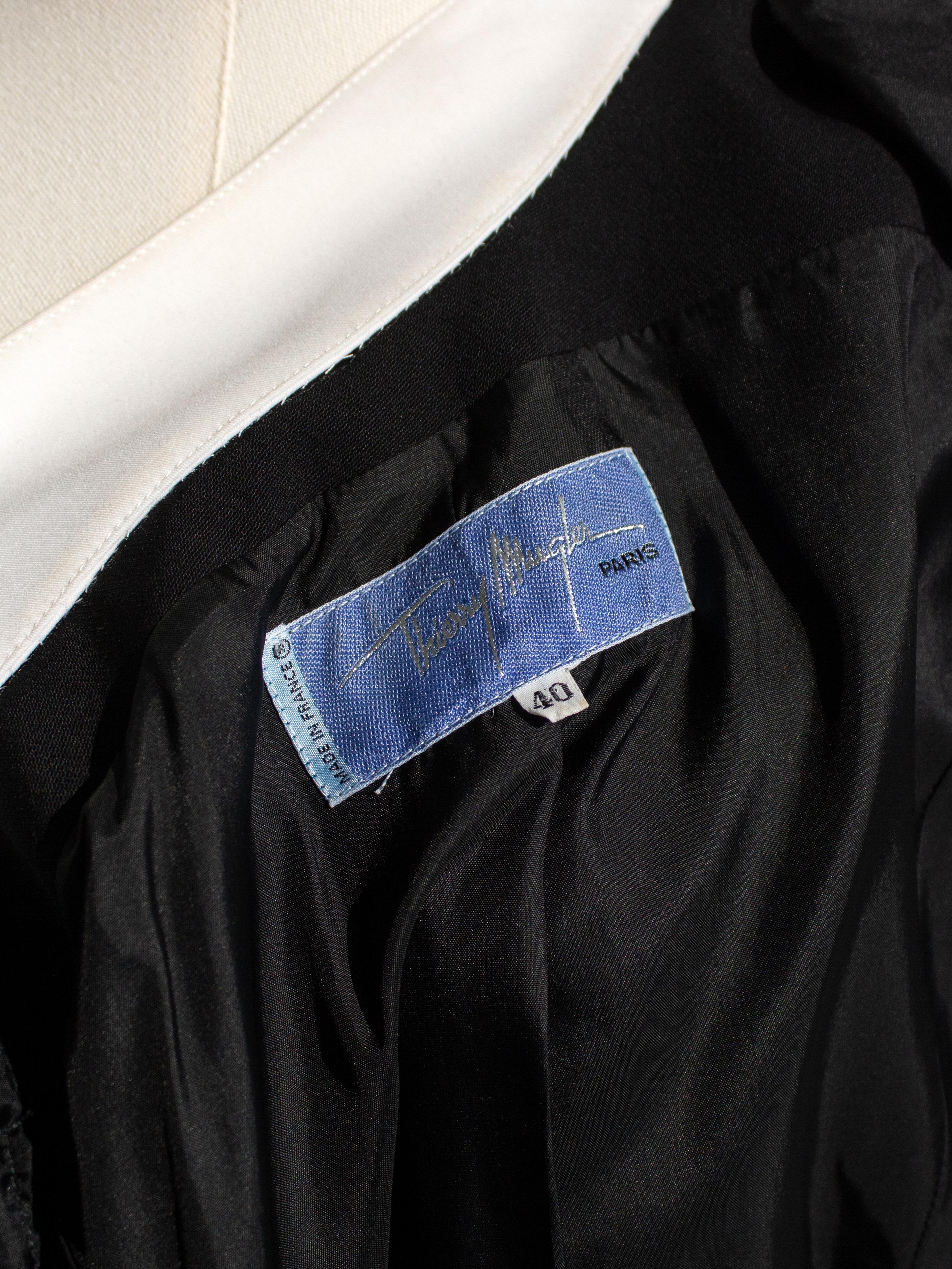 Iconic Thierry Mugler Vintage S/S 1994 Black White Zigzag Sculptural Jacket For Sale 14