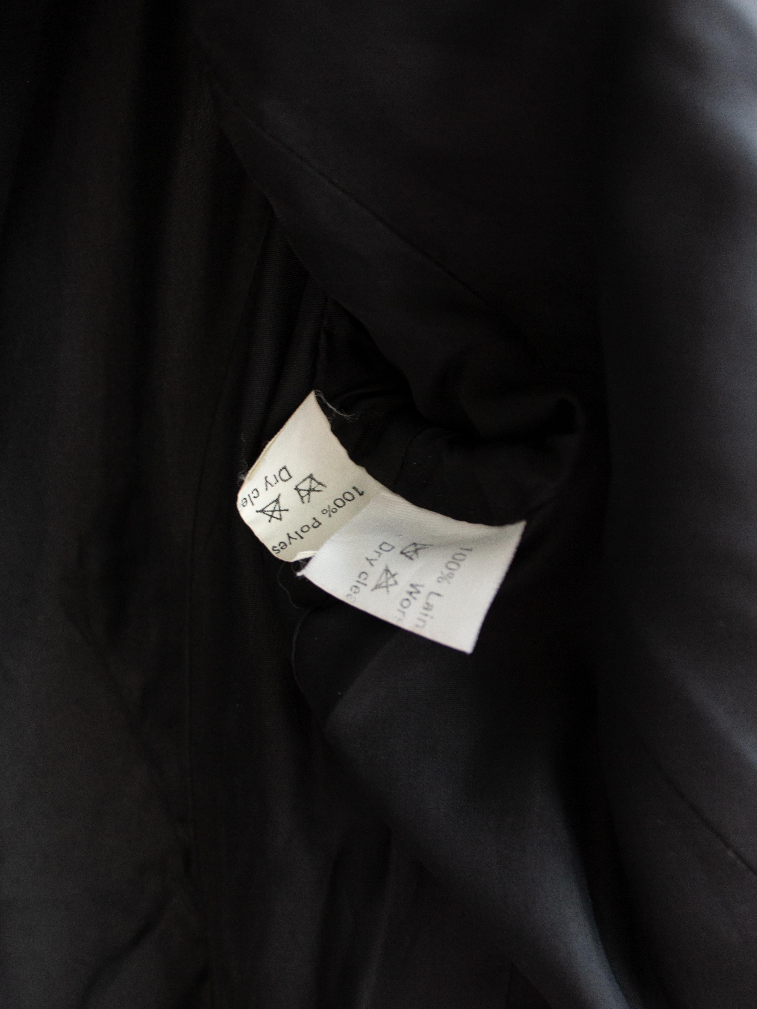 Icone Thierry Mugler Vintage S/S 1994 Black White Zigzag Sculptural Jacket en vente 15